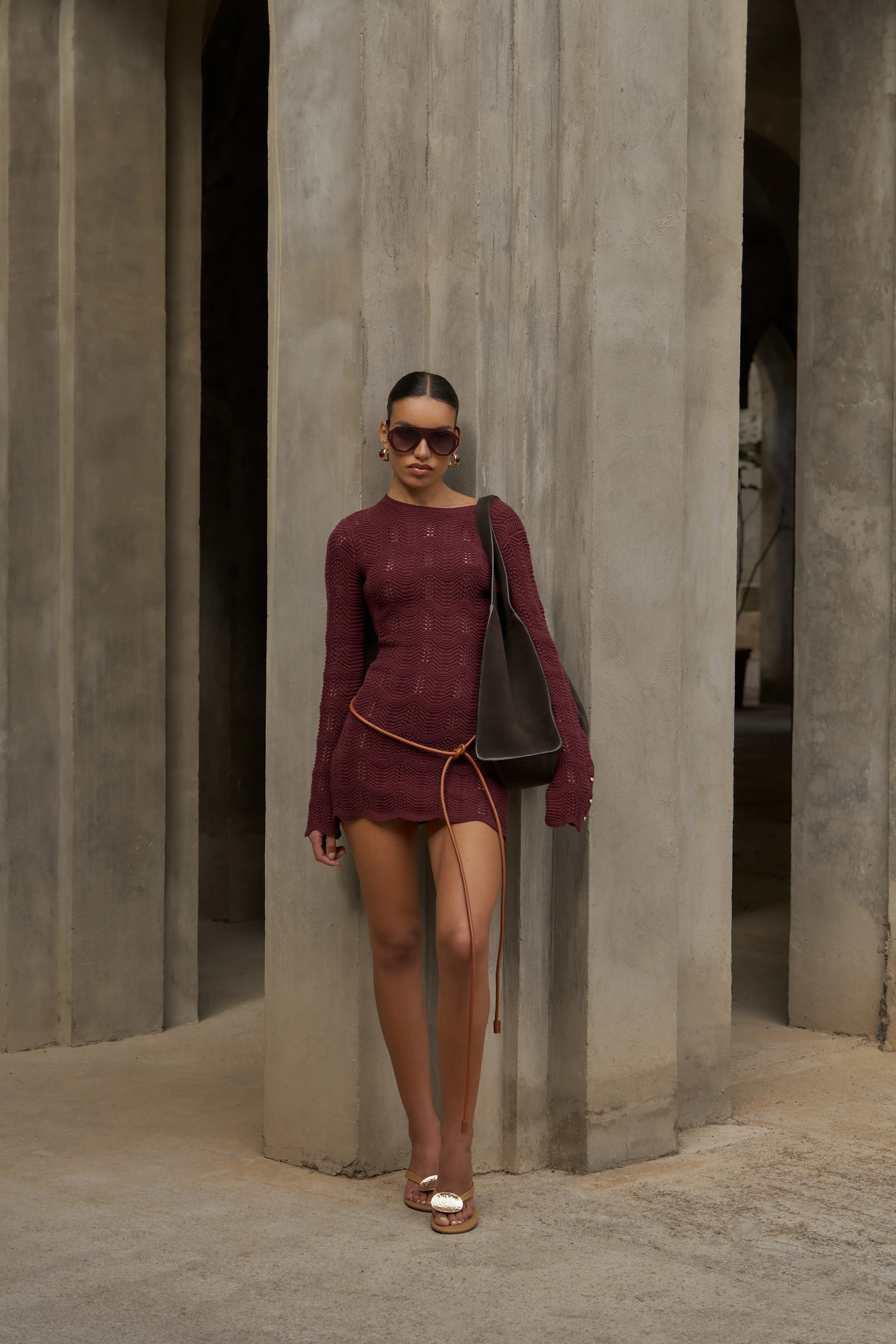 SCALLOP EDGE KNITTED MINI DRESS - BURGUNDY