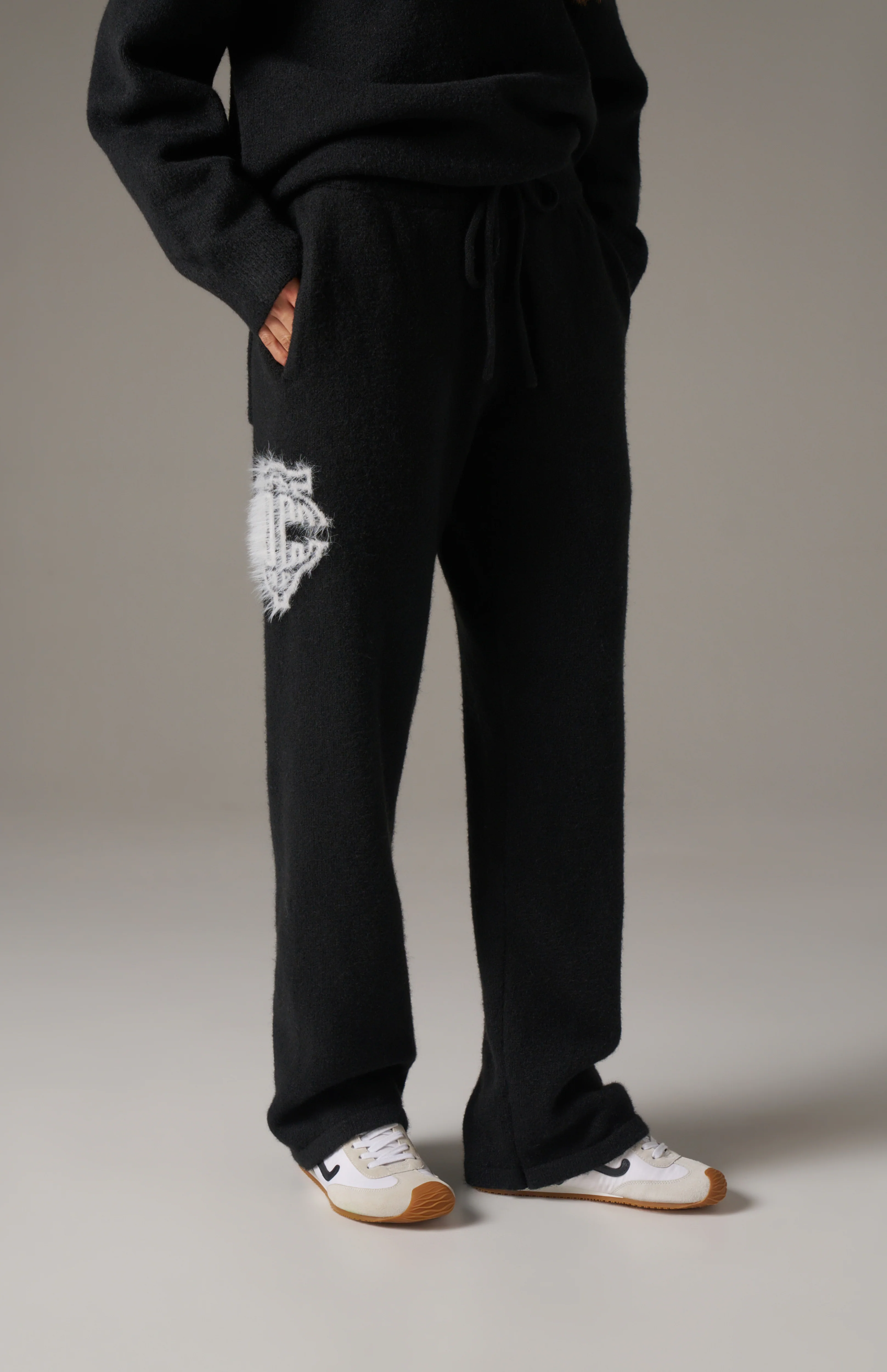 MONGRAM EMBLEM FLUFFY KNIT JOGGERS - BLACK