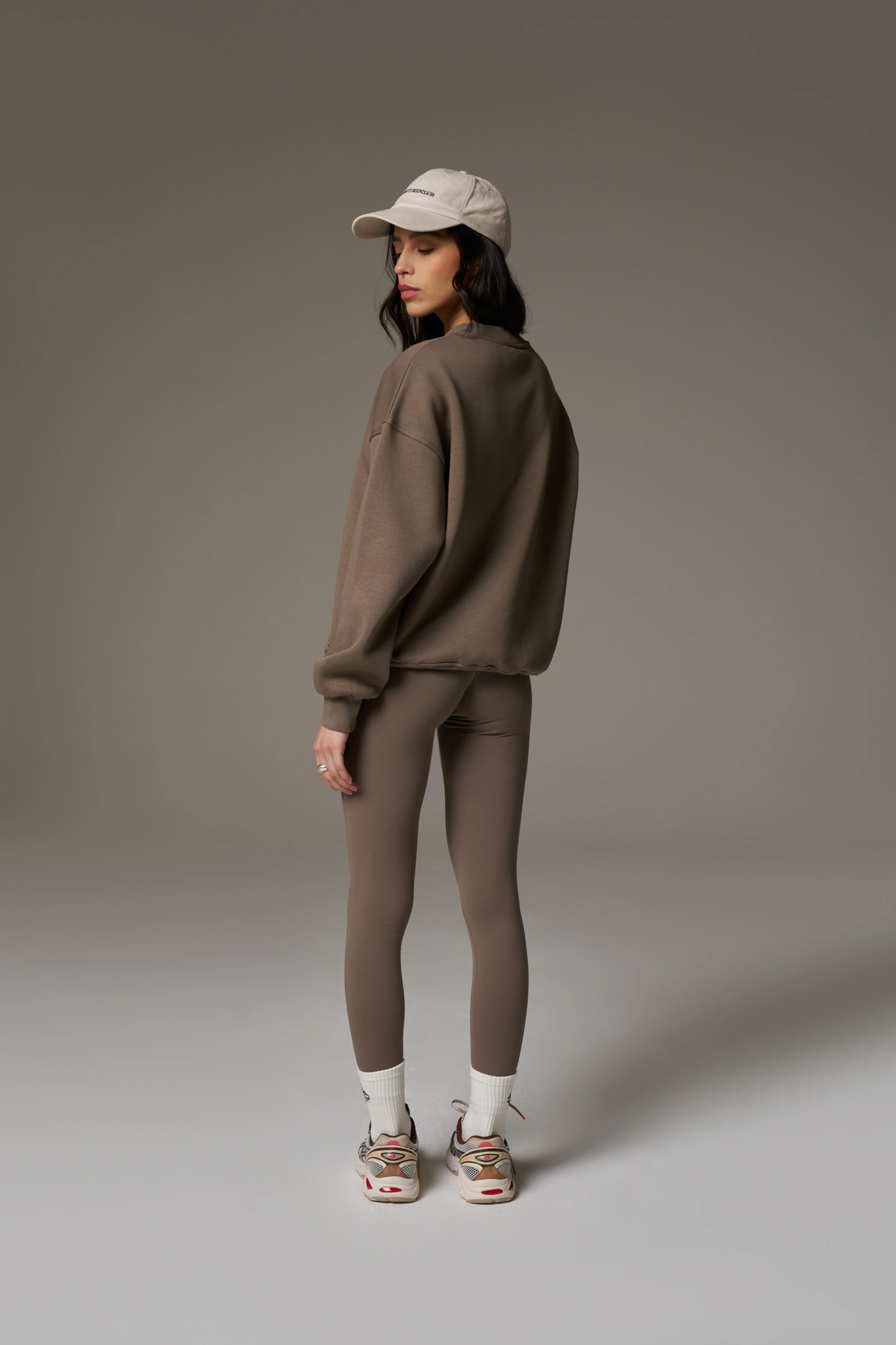 EMBLEM EMBROIDERED SWEATSHIRT - COCOA