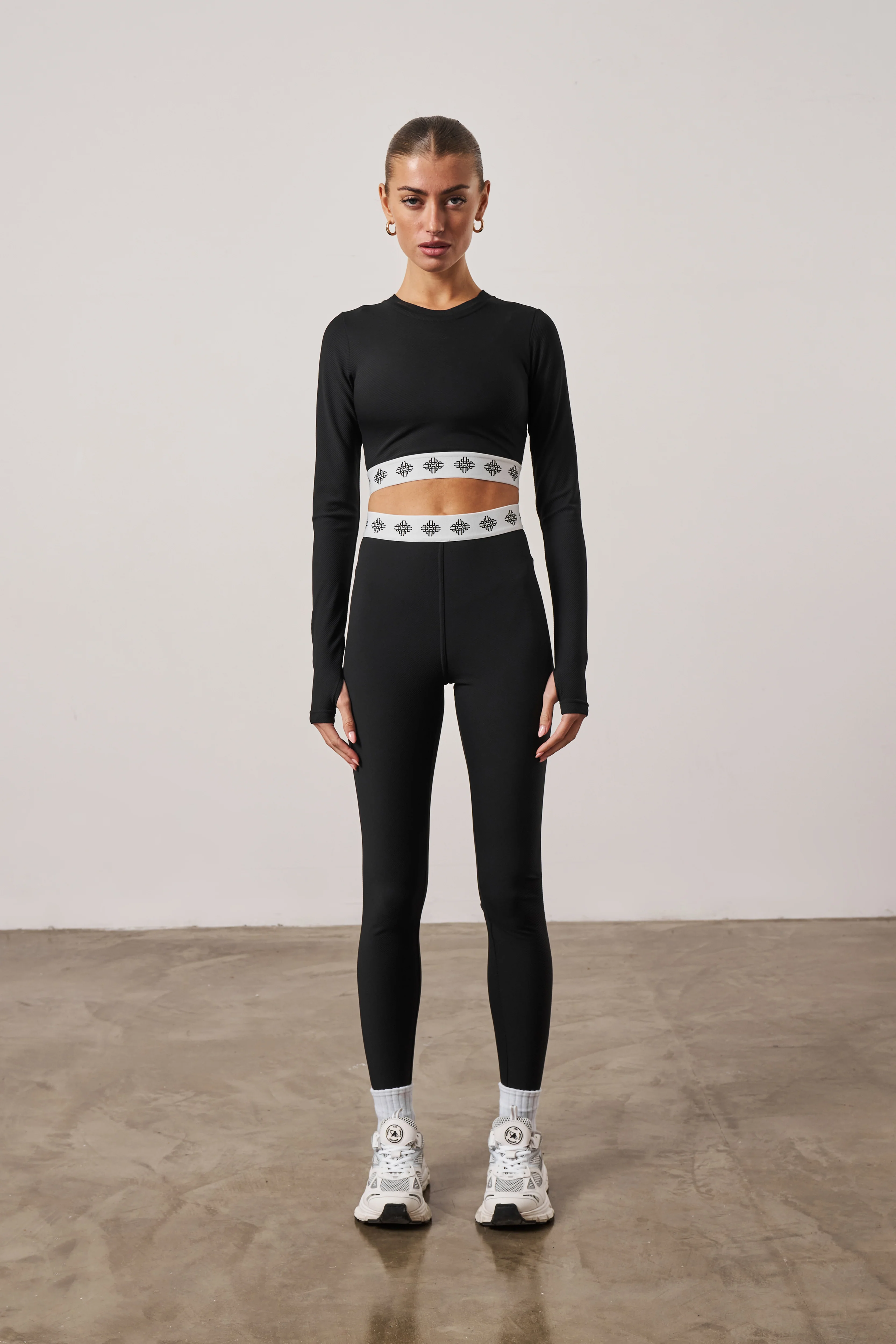 BRANDED WAISTBAND FITTED RIBBED TOP - BLACK