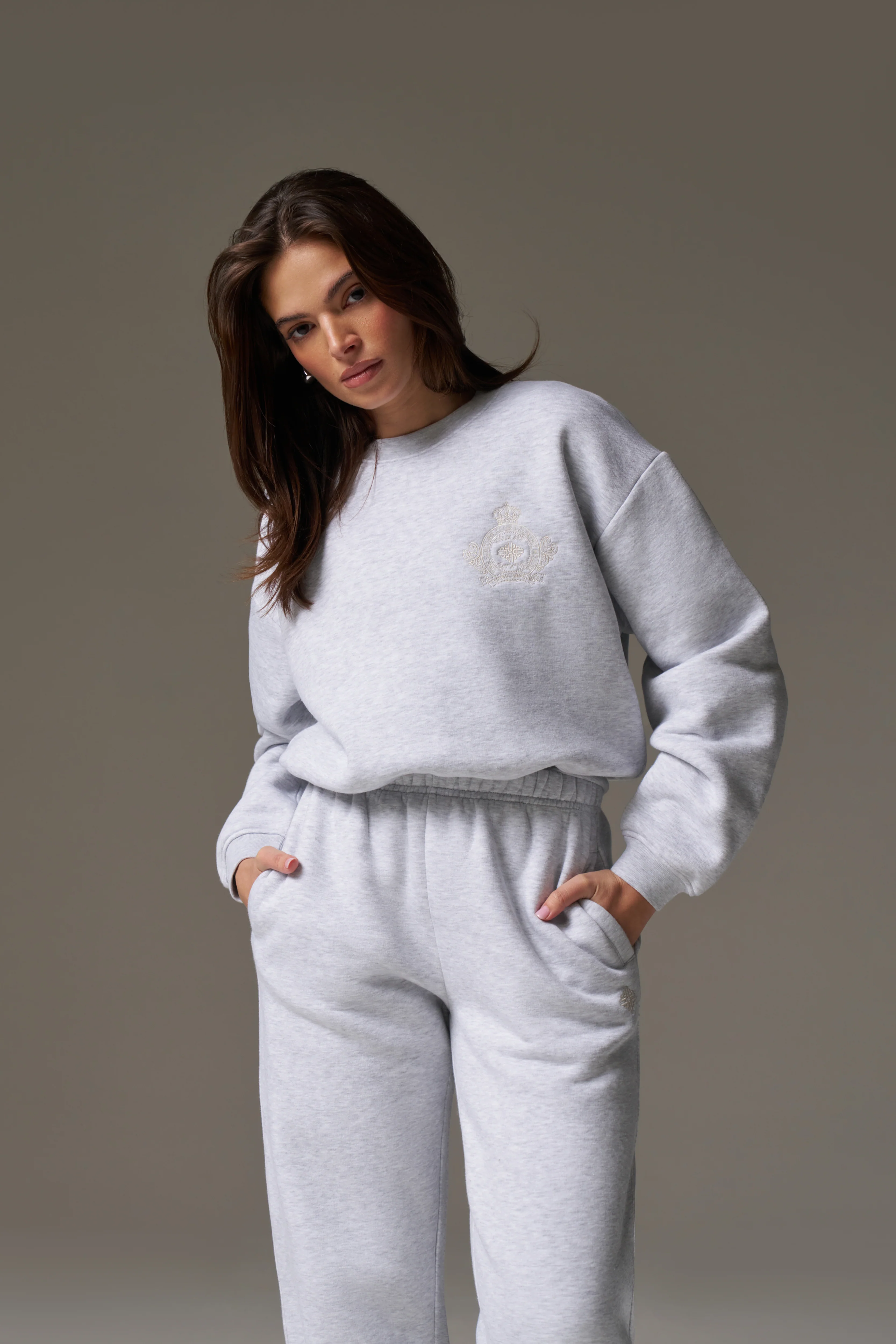 EMBROIDERED CREST SWEATSHIRT - GREY MARL