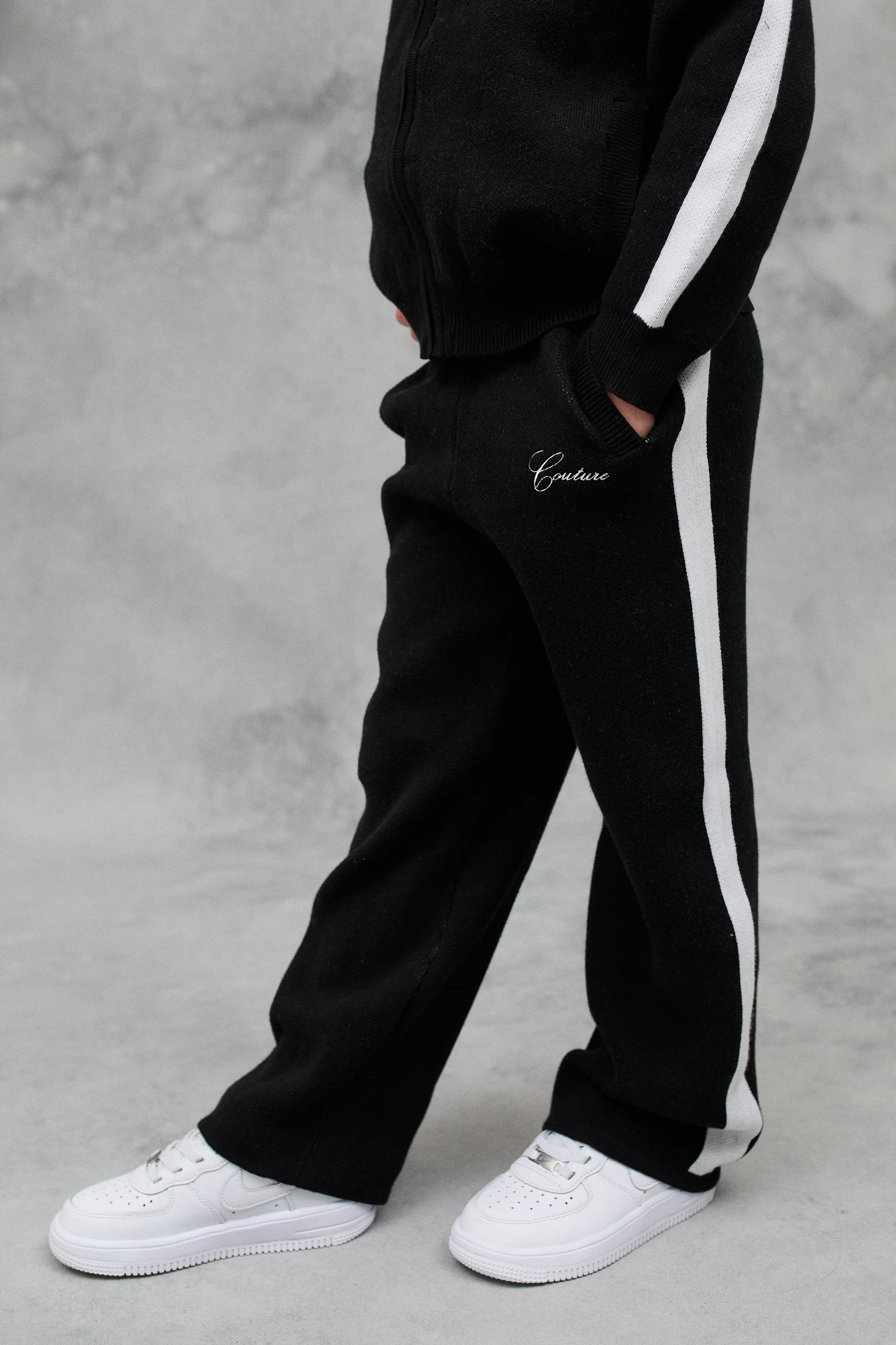 JNR SIDE STRIPE KNITTED JOGGERS - BLACK
