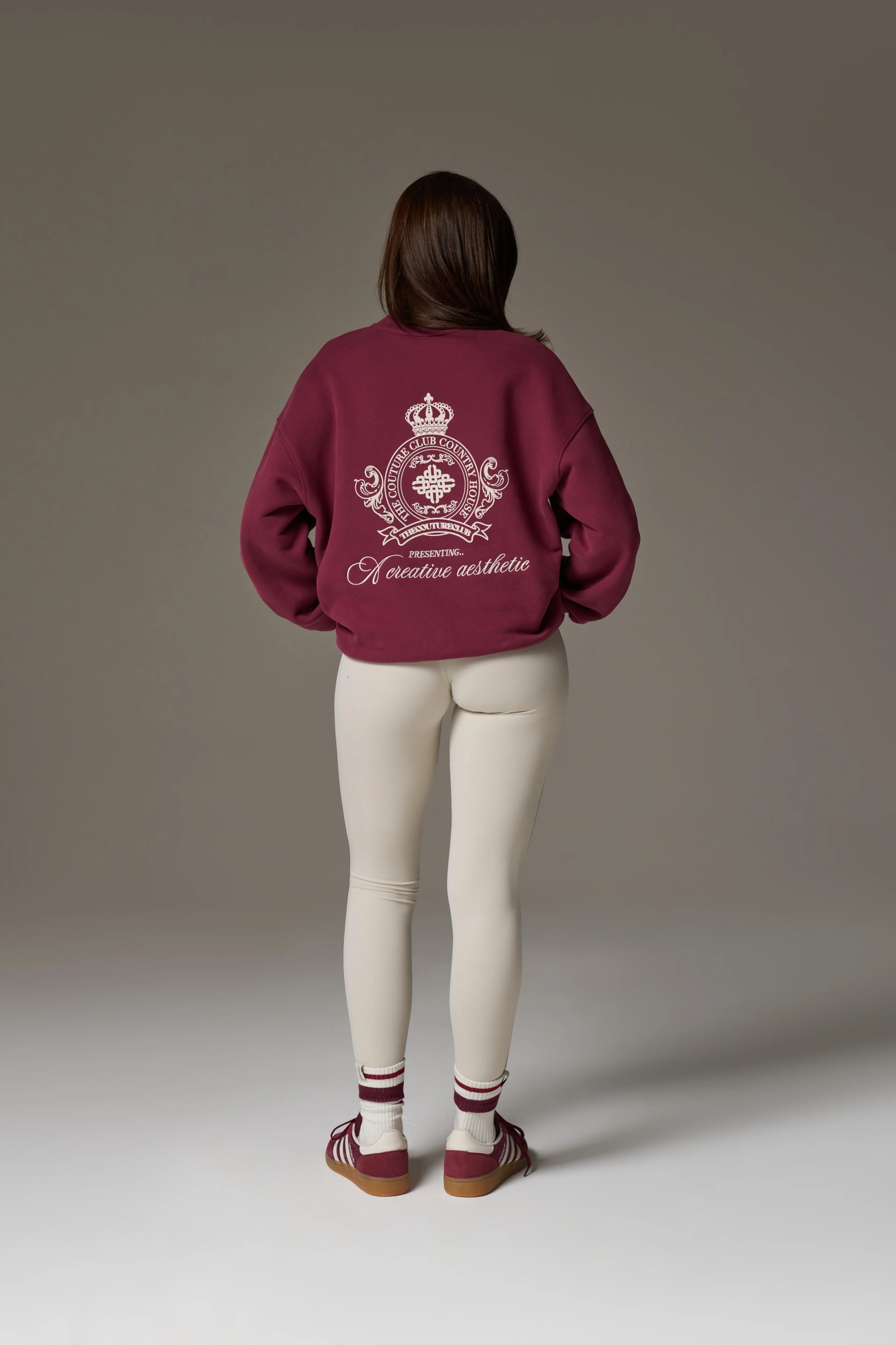 EMBROIDERED CREST OVERSIZED SWEATSHIRT - BURGUNDY