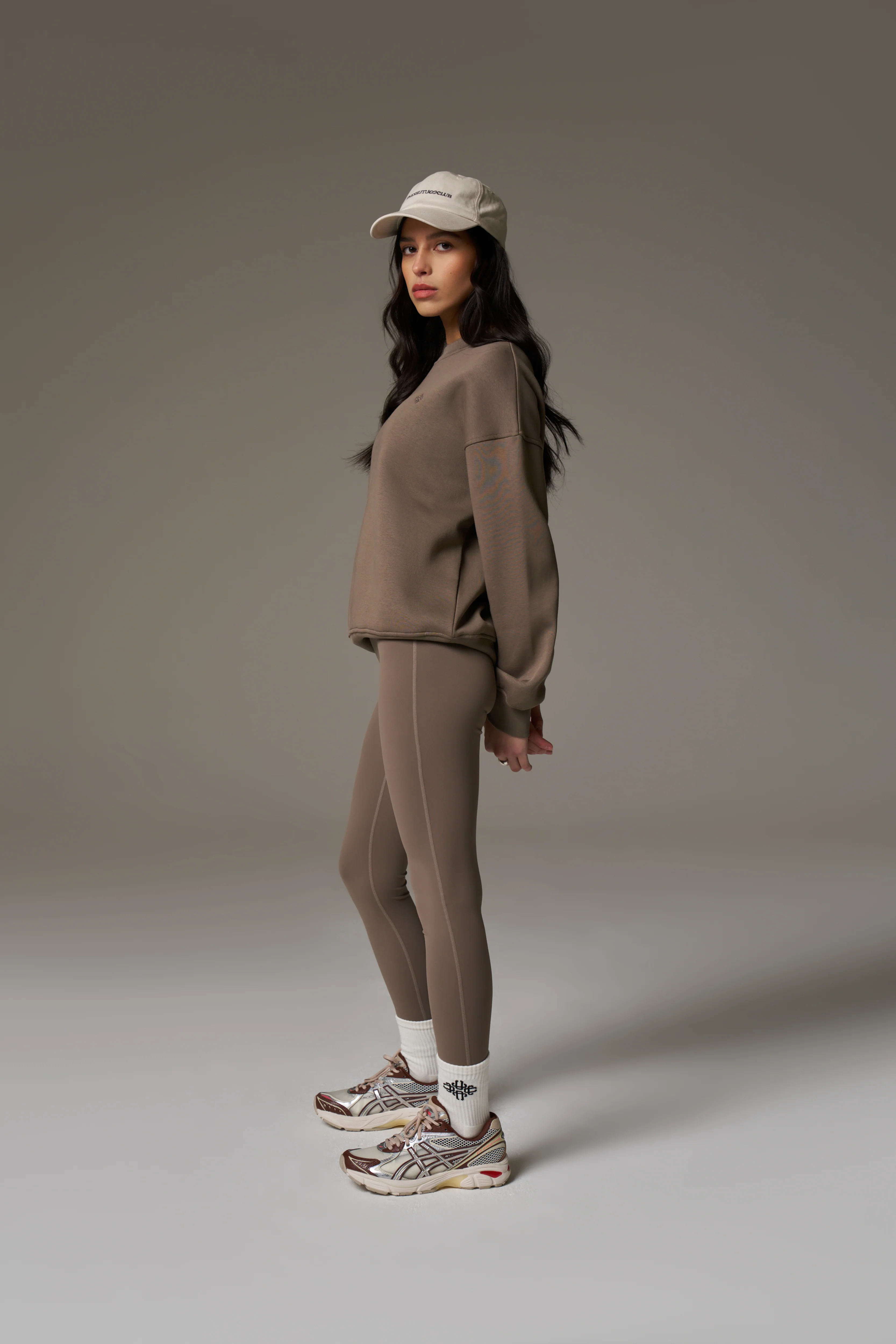 EMBLEM EMBROIDERED SWEATSHIRT - COCOA