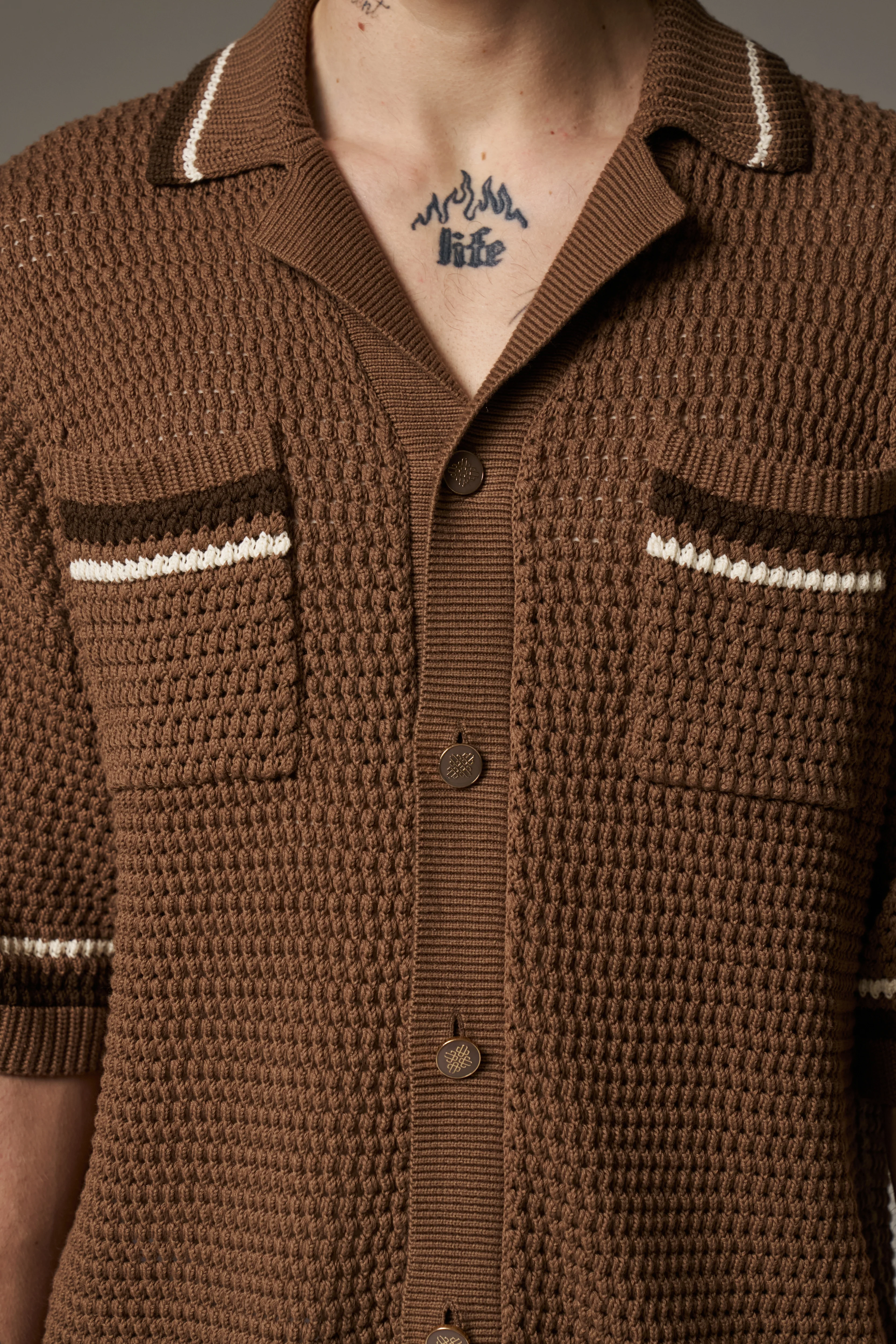 CROCHET KNITTED STRIPE SHIRT - BROWN