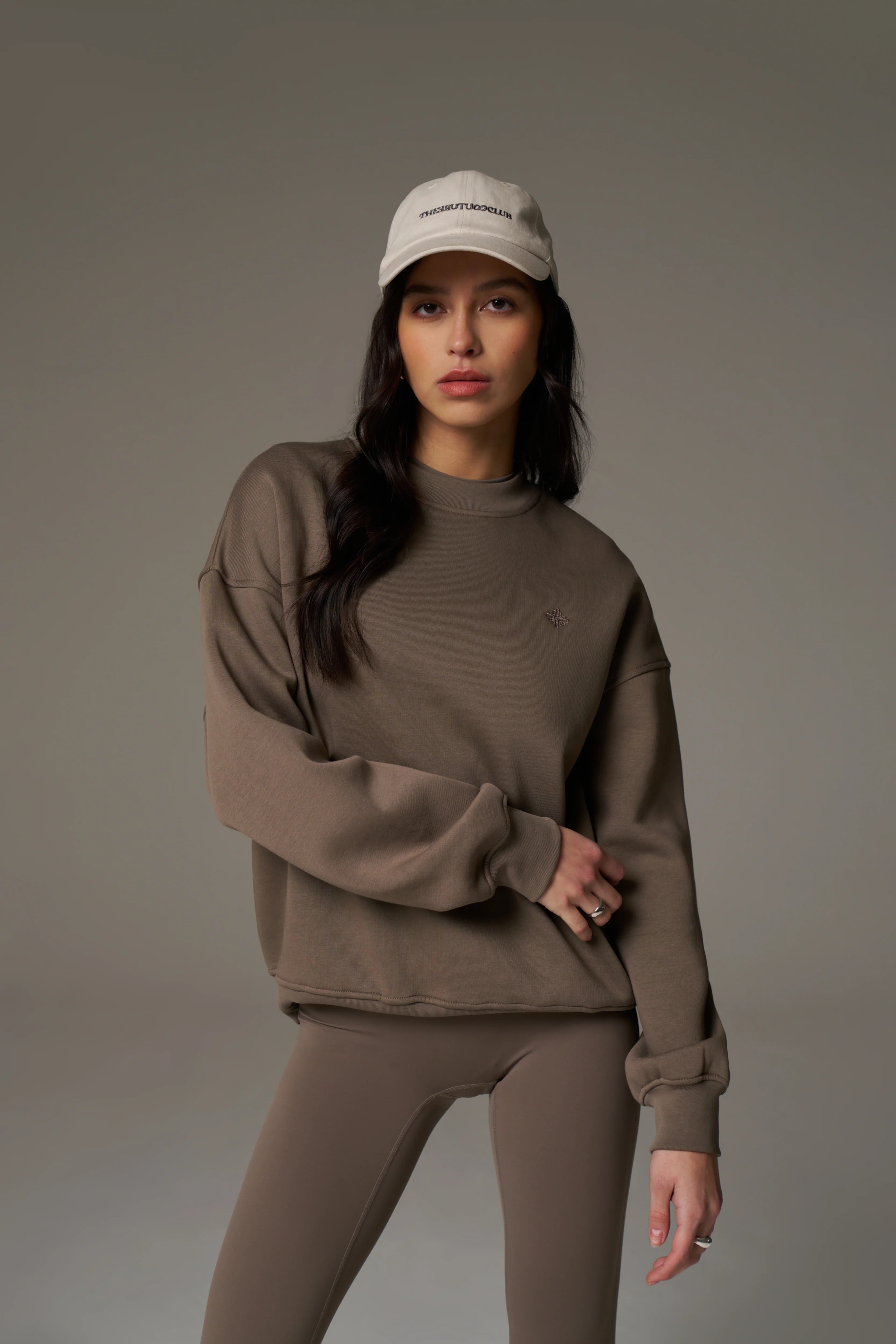 EMBLEM EMBROIDERED SWEATSHIRT - COCOA