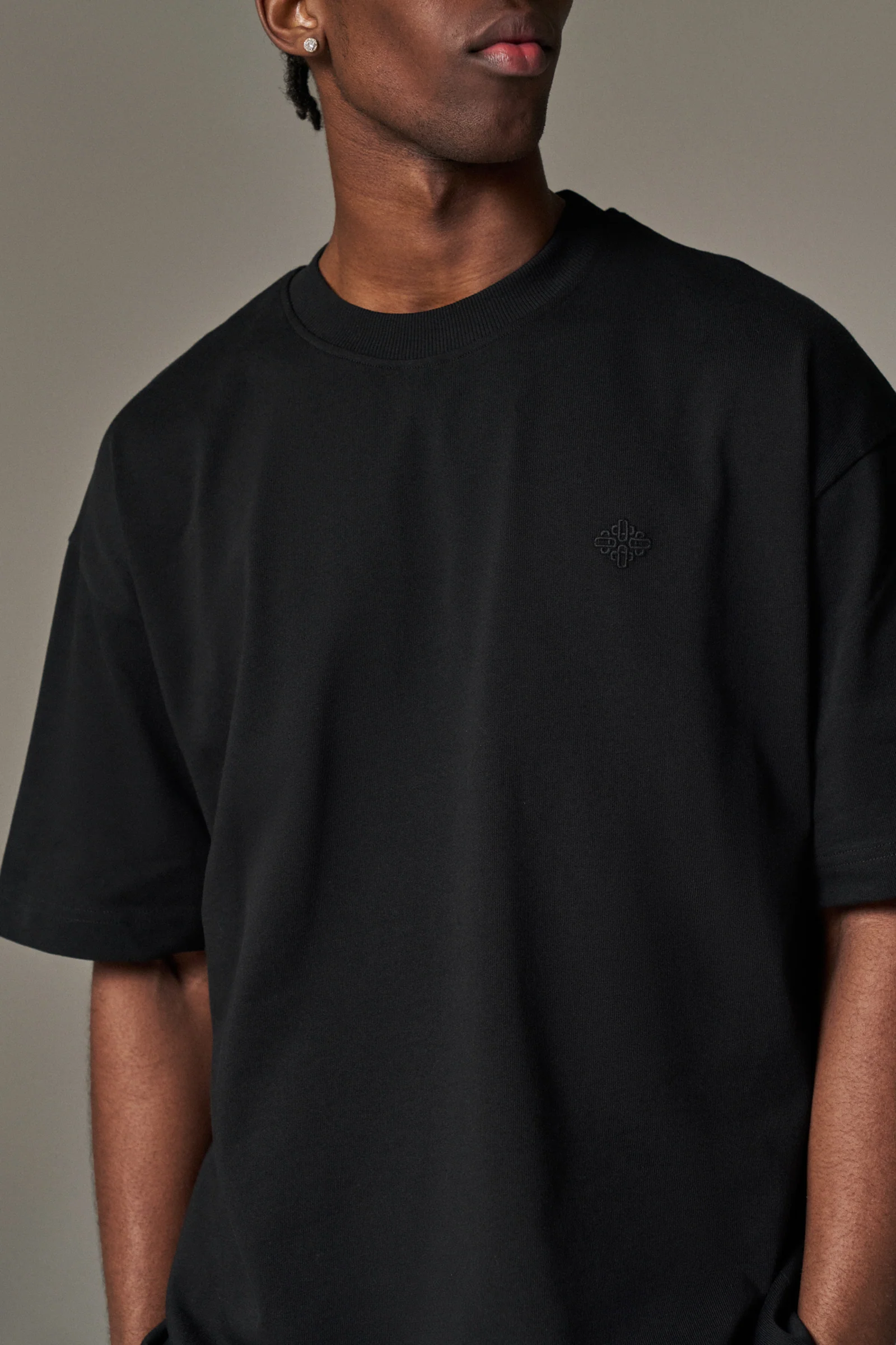 LAUNDERED CLASSICS T-SHIRT - BLACK