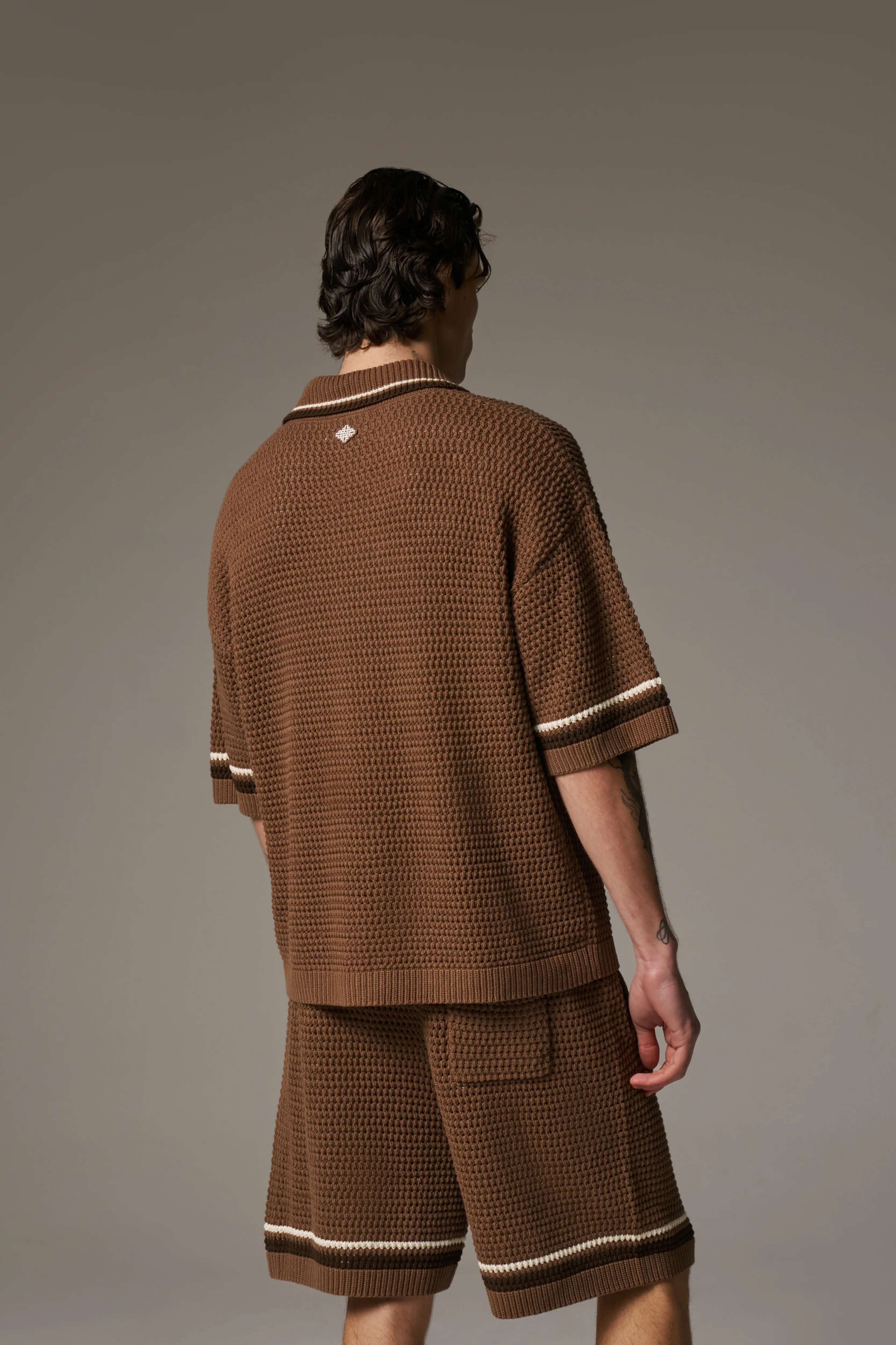 CROCHET KNITTED STRIPE SHIRT - BROWN