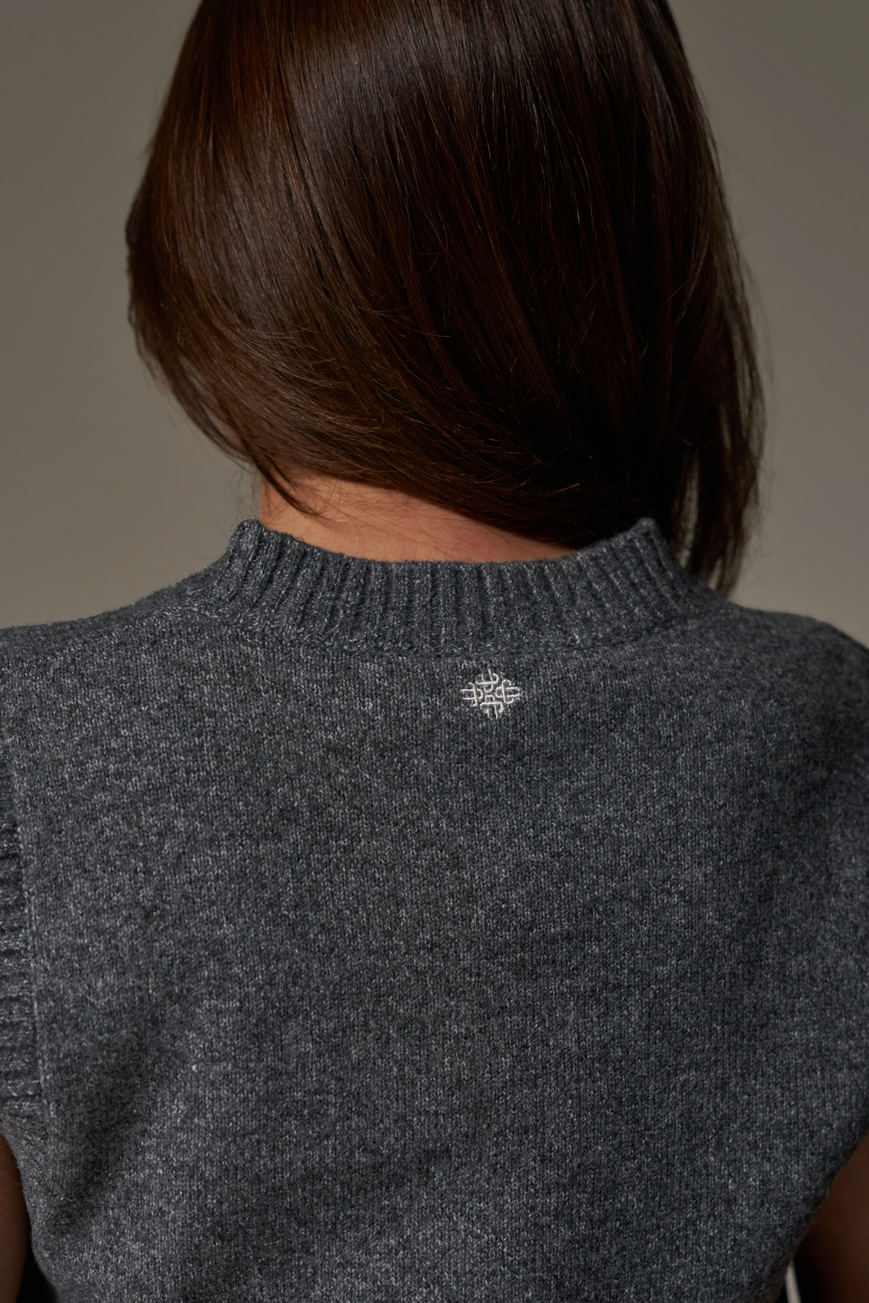 CTRE KNITTED VEST - GREY