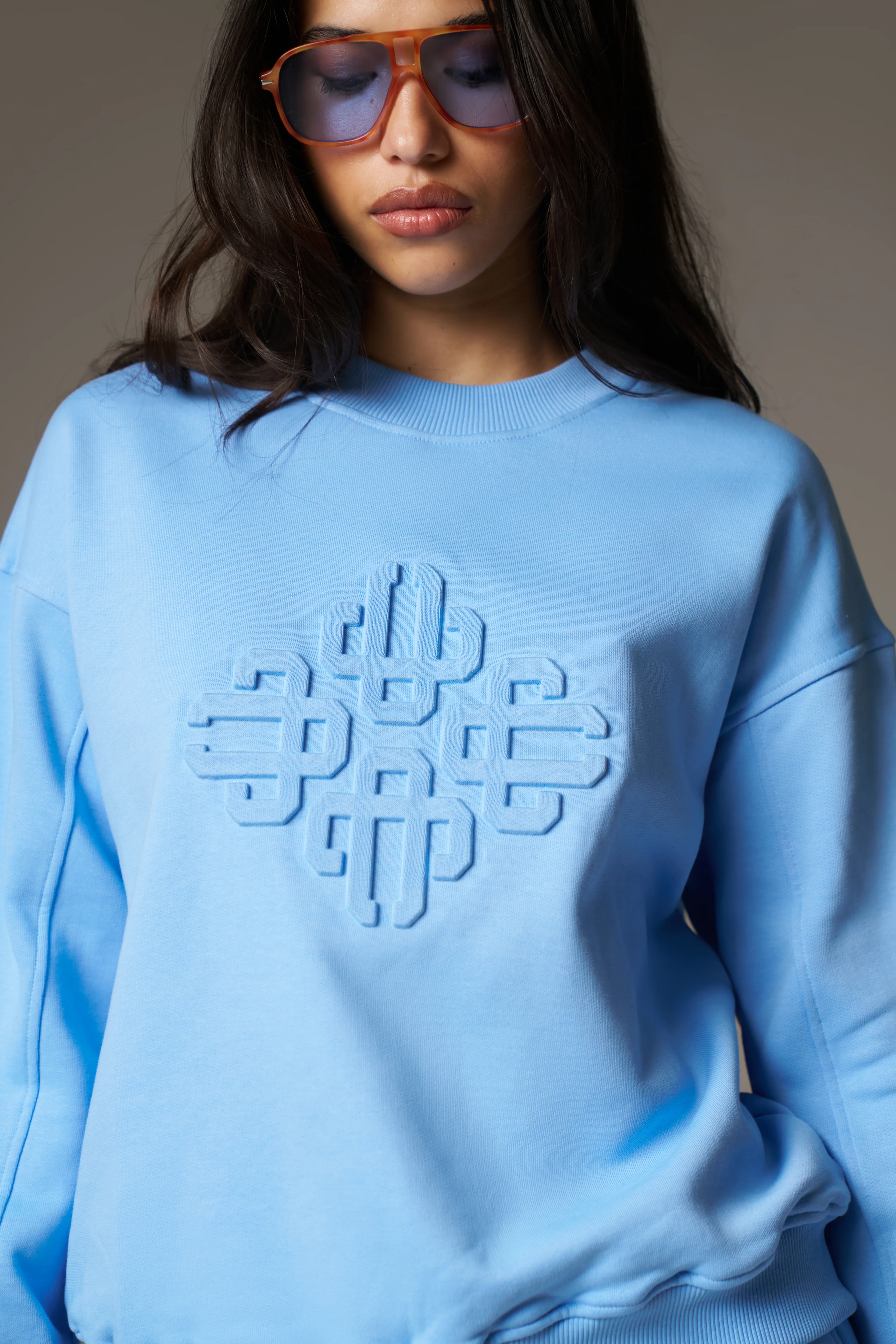 EMBLEM EMBOSSED OVERSIZED CREW - BLUE