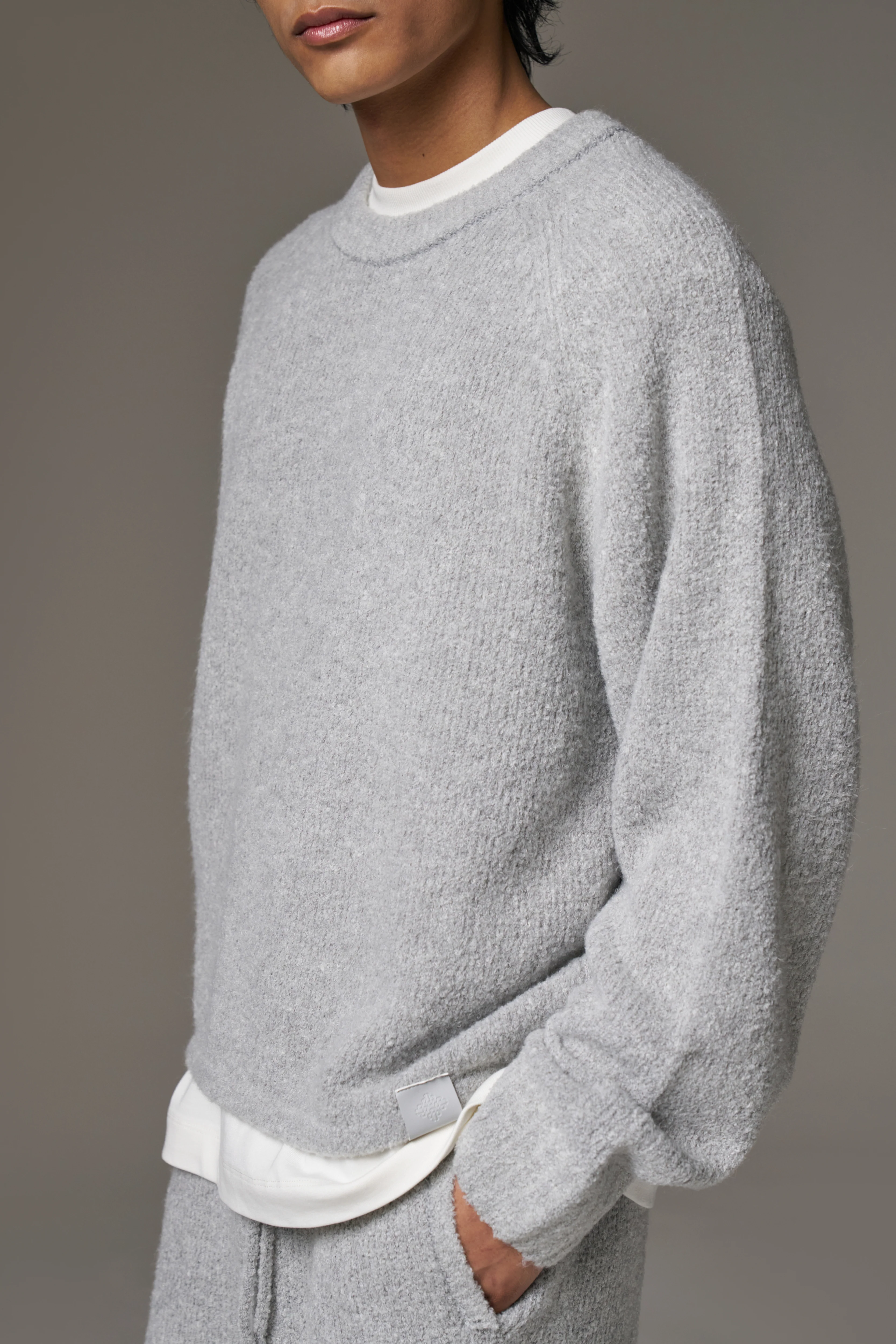 BOUCLE KNIT RAGLAN CREW - GREY MARL