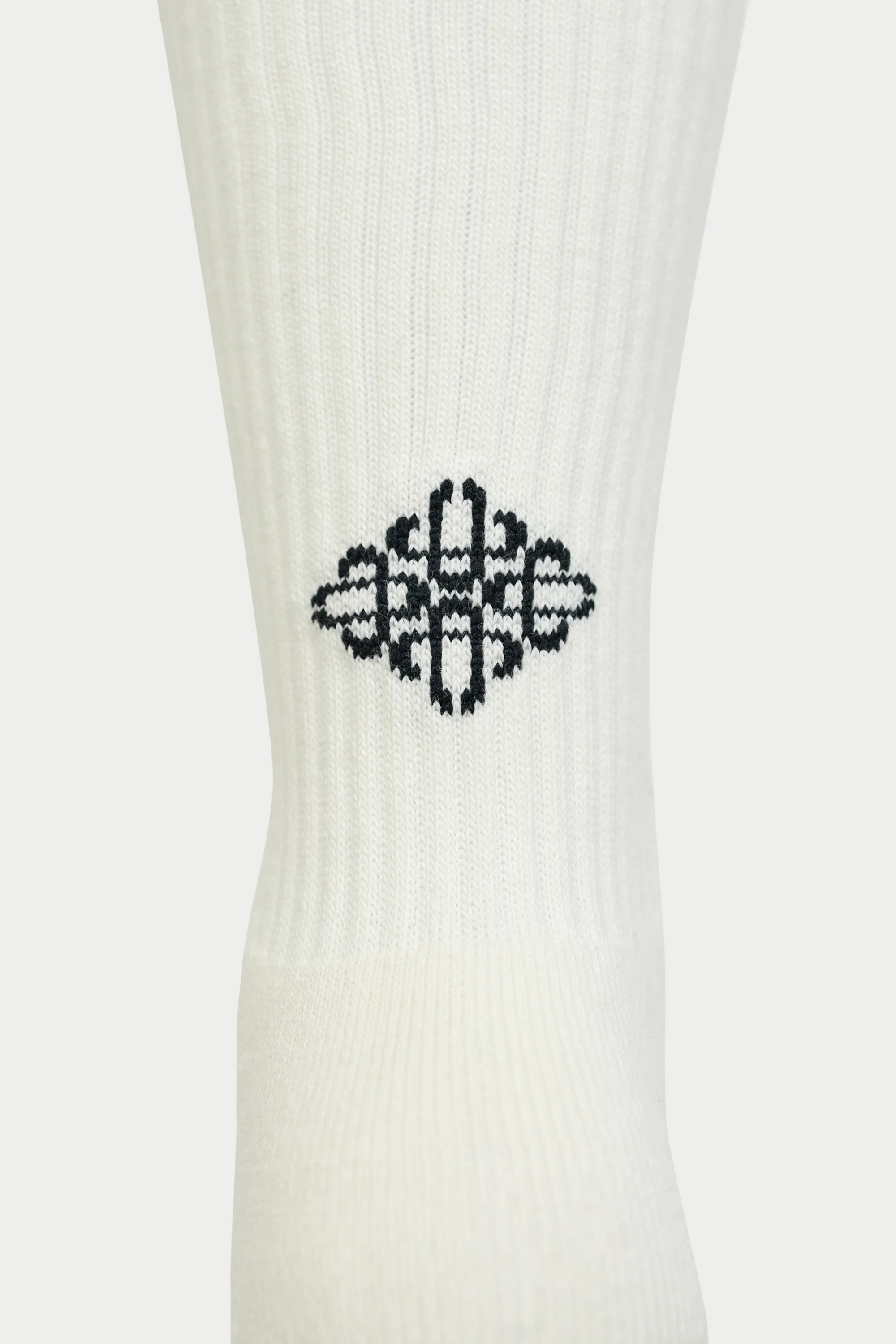 REVERSE EMBLEM COPYRIGHT SOCKS - OFF WHITE