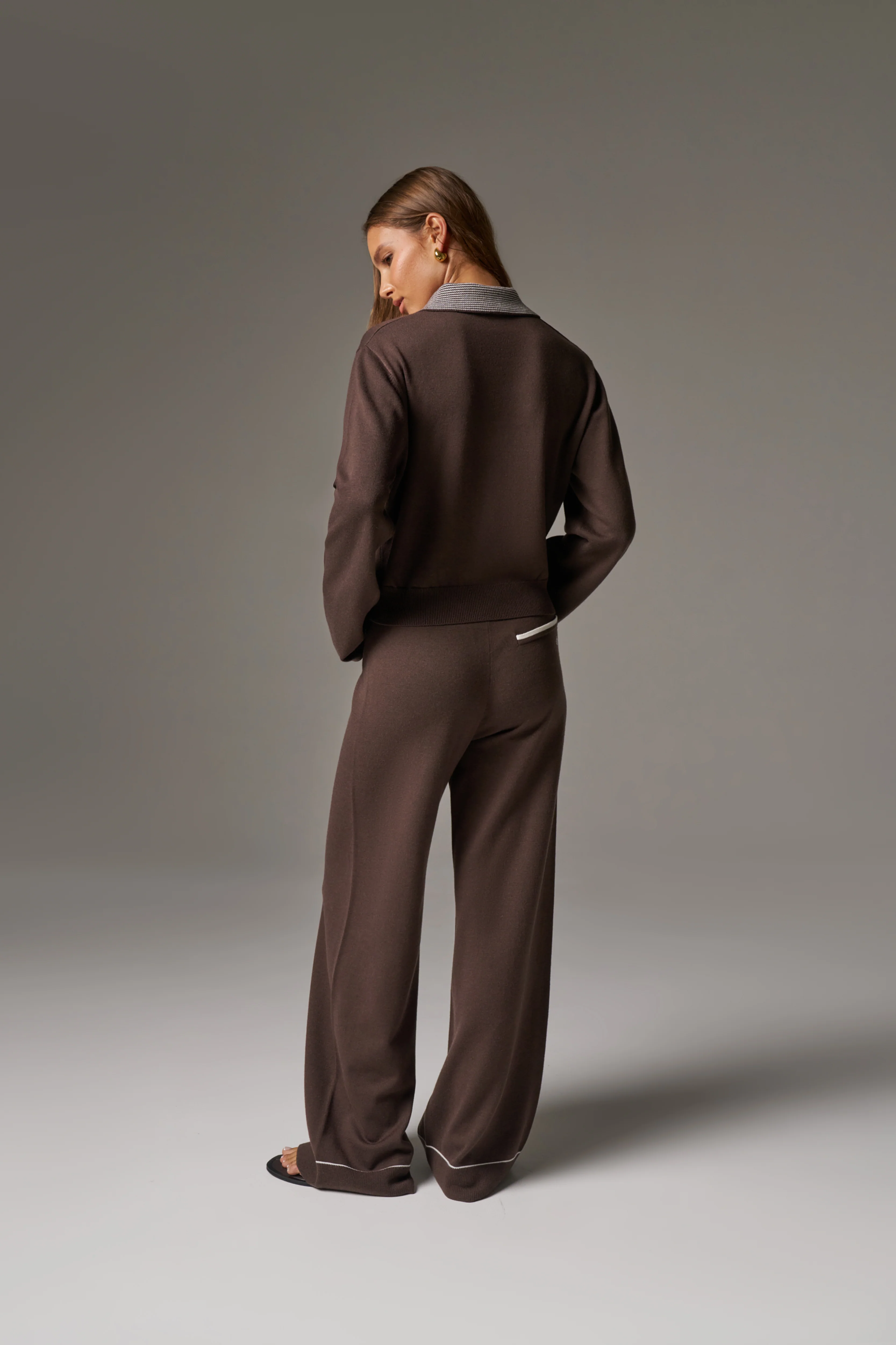 LONG SLEEVE KNITTED COLLAR POLO TOP - BROWN