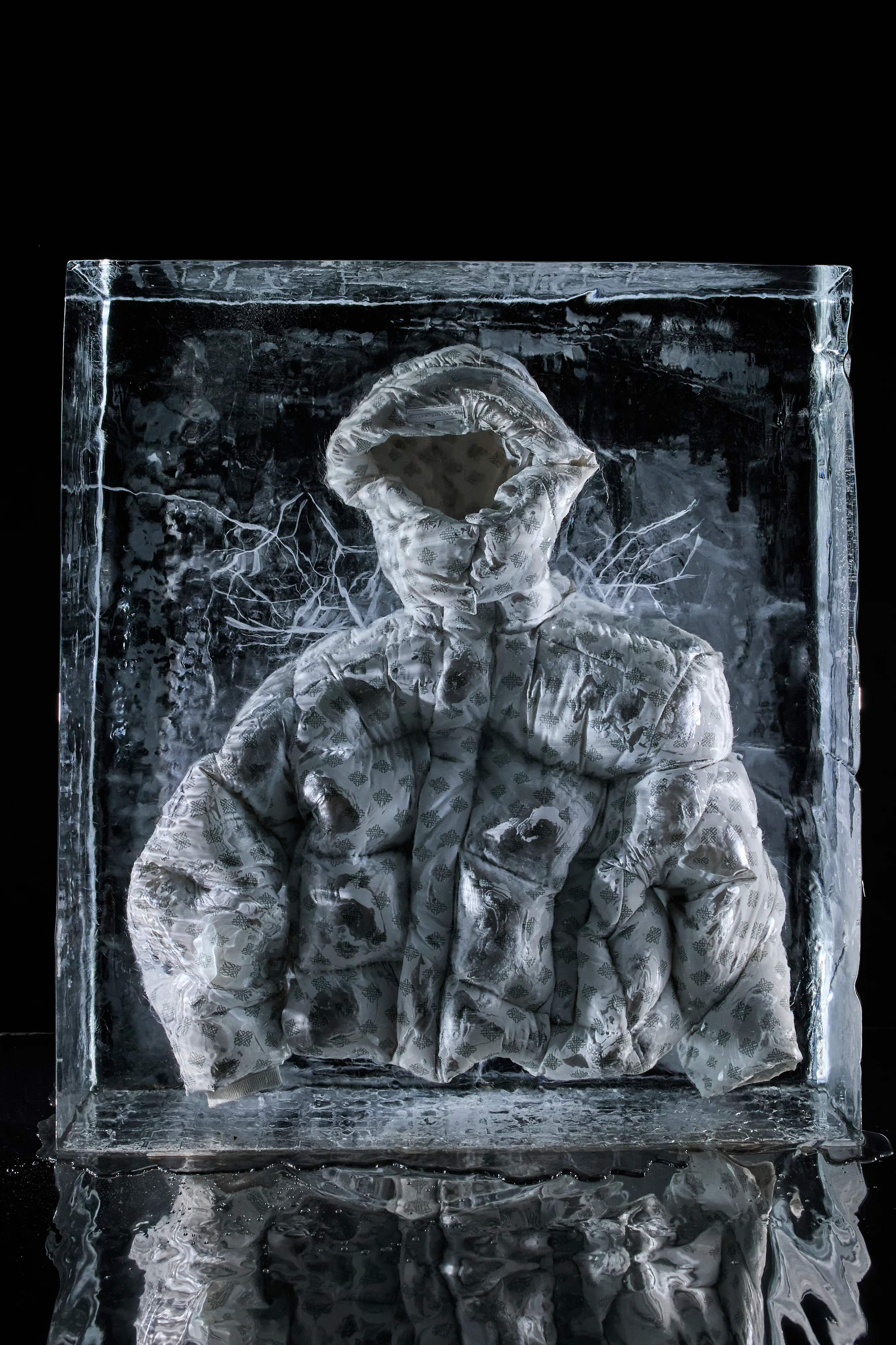 COLD REACTIVE PUFFER COAT - OFF WHITE