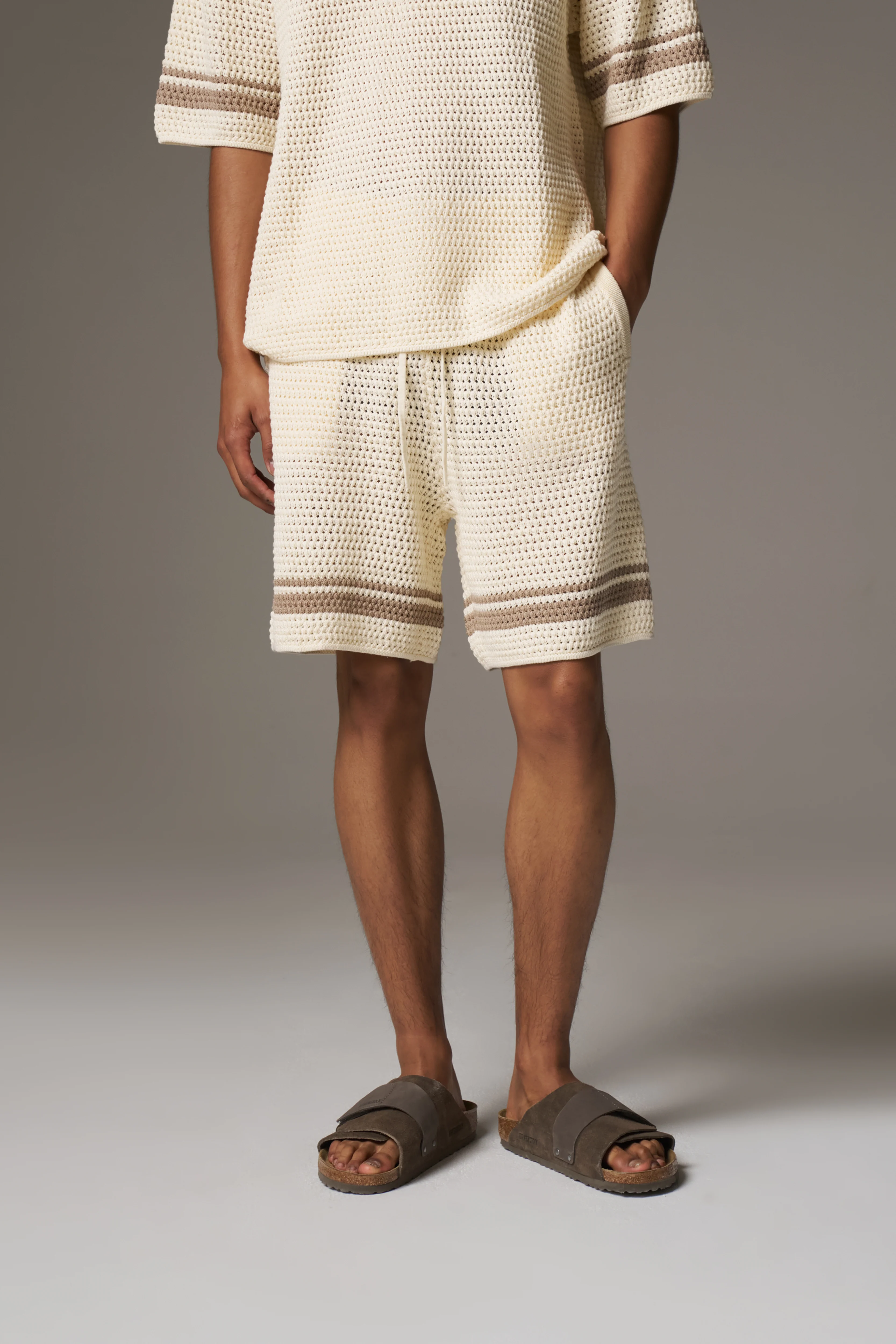 CROCHET KNITTED CONTRAST STRIPE SHORTS - OFF WHITE