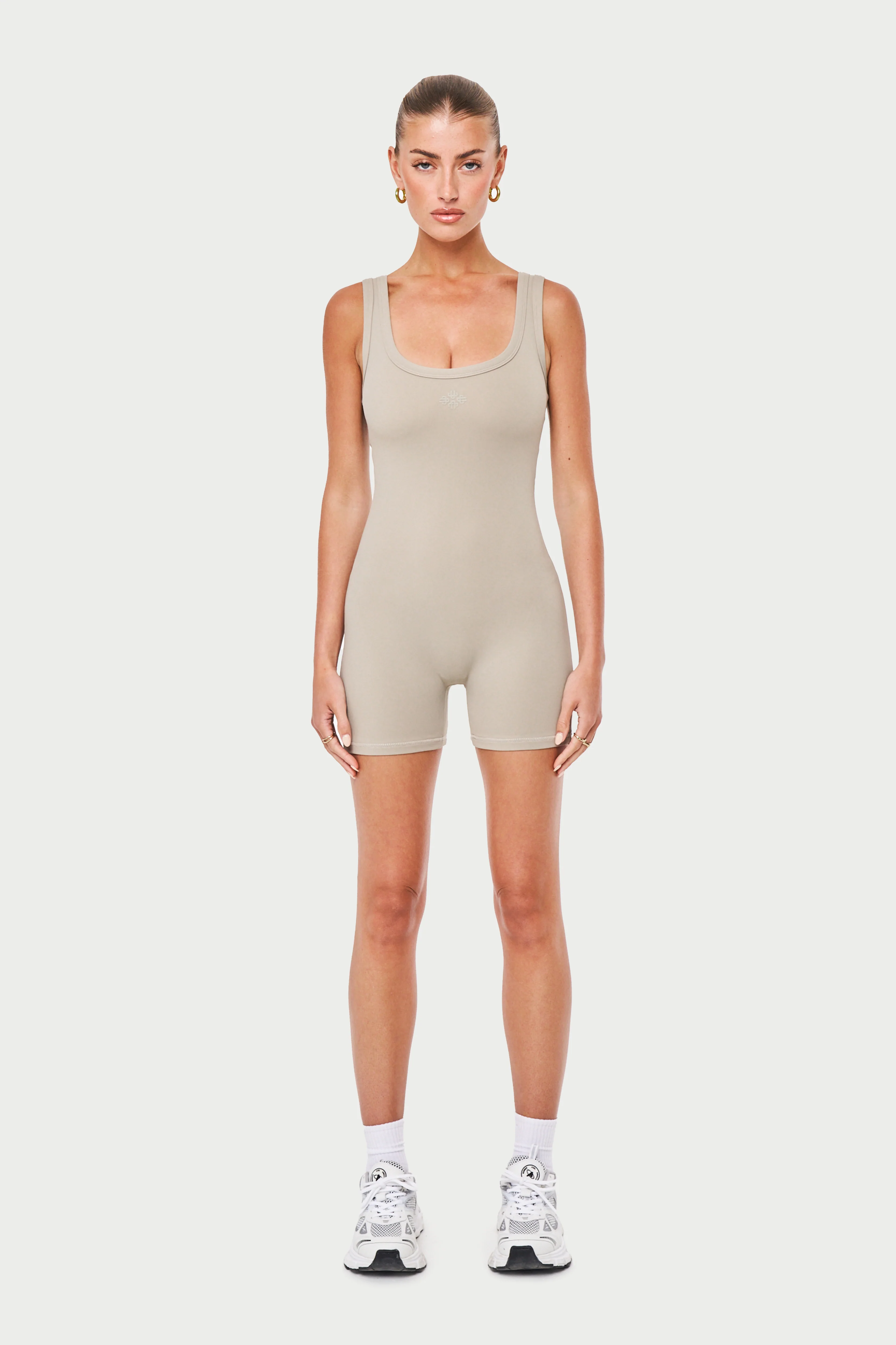 SCULPTING STRETCH EMBLEM UNITARD - BEIGE