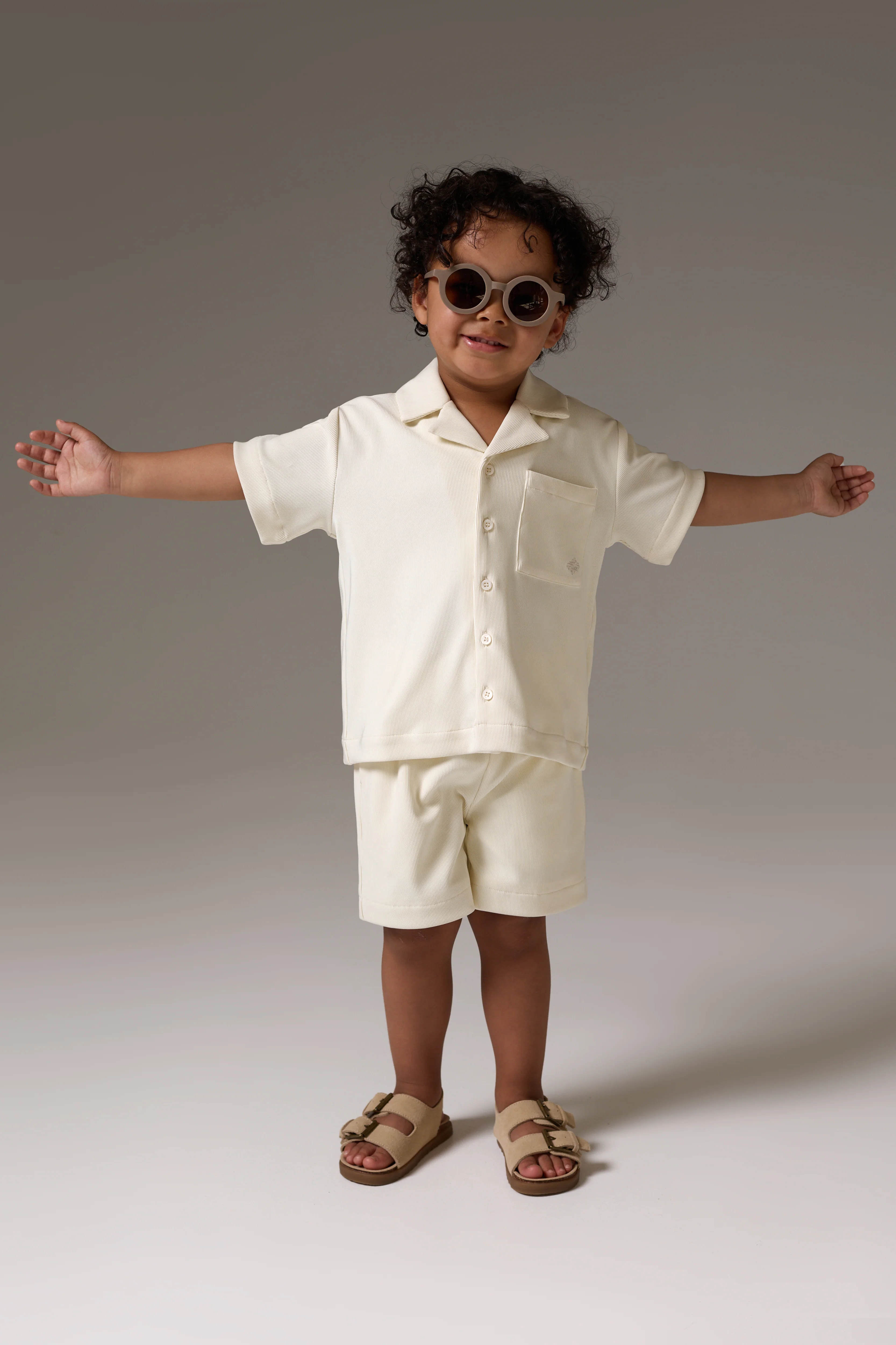 KIDS RIBBED SHORTS - STONE