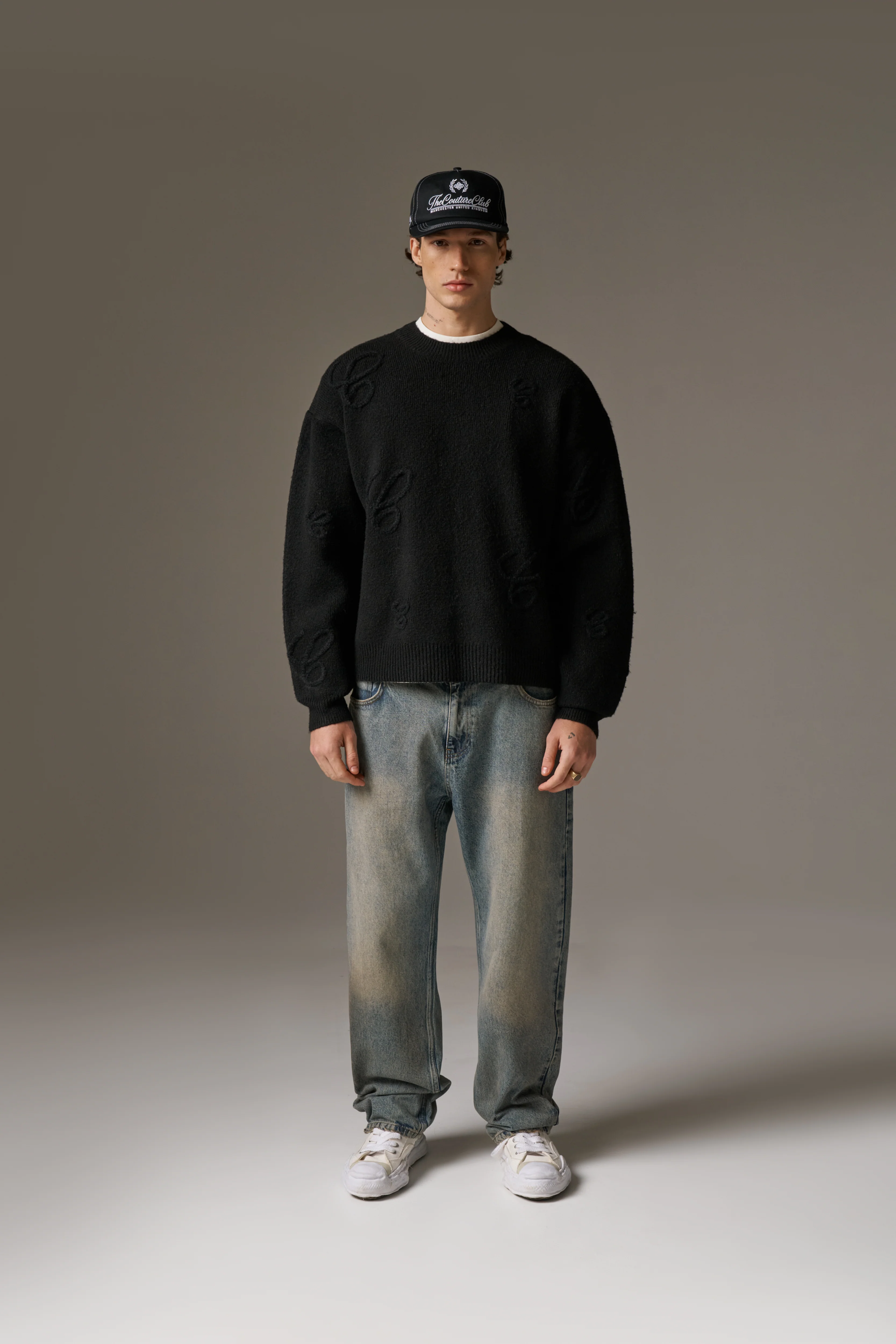 SCRIPT APPLIQUE JUMPER - BLACK