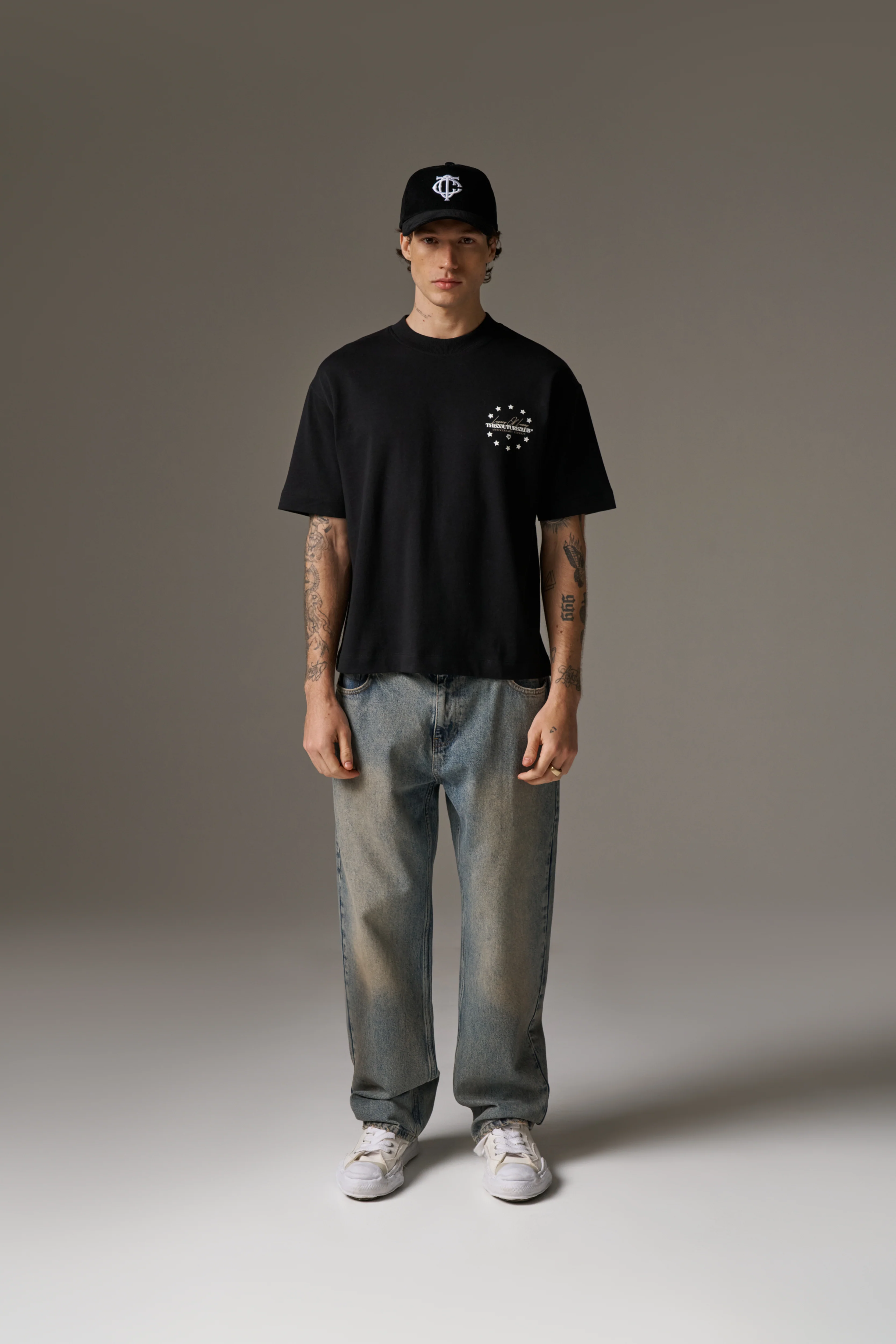 LEGACY OF LUXURY T-SHIRT - BLACK