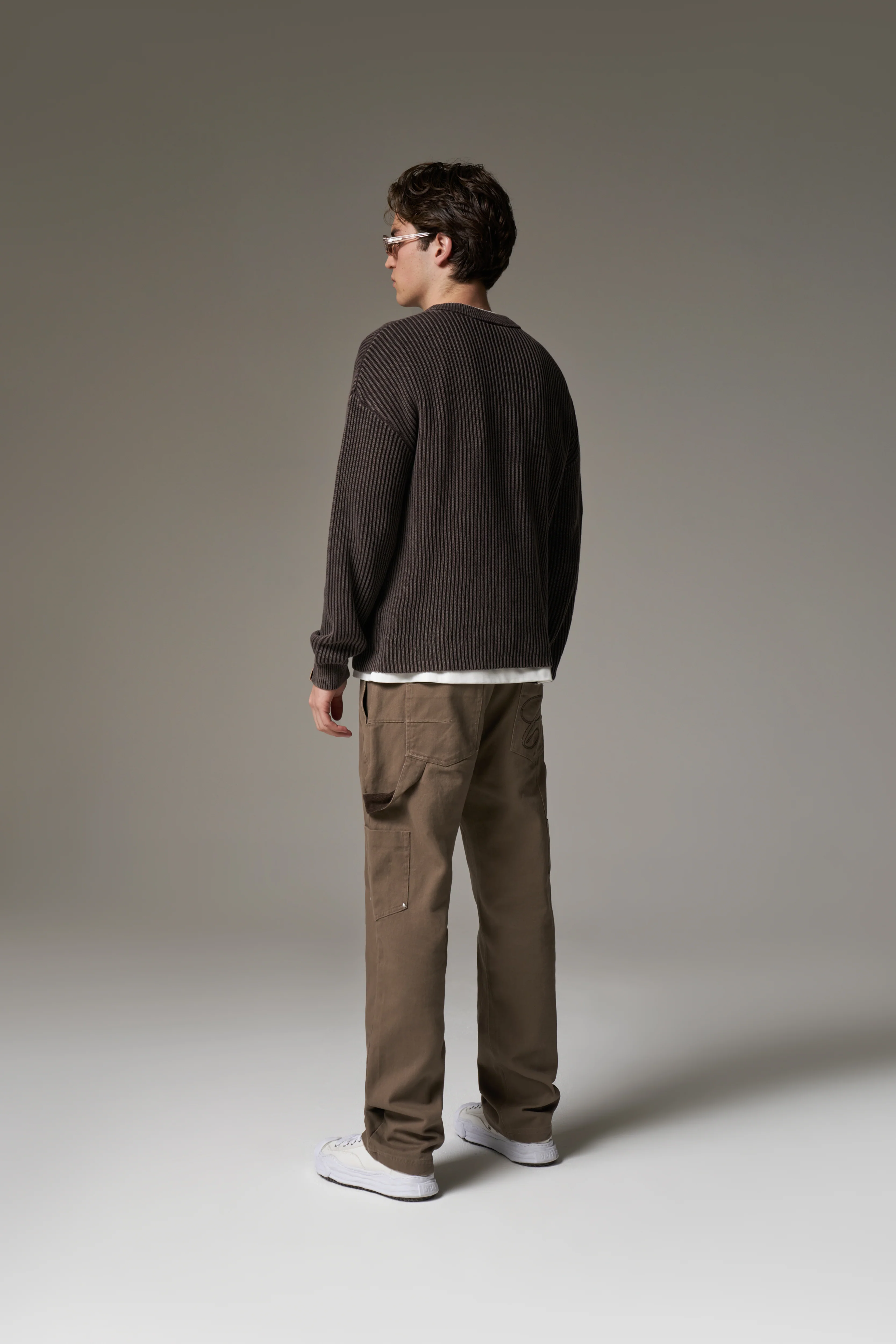 HEAVY WASHED RIBBED KNIT CREW - BROWN