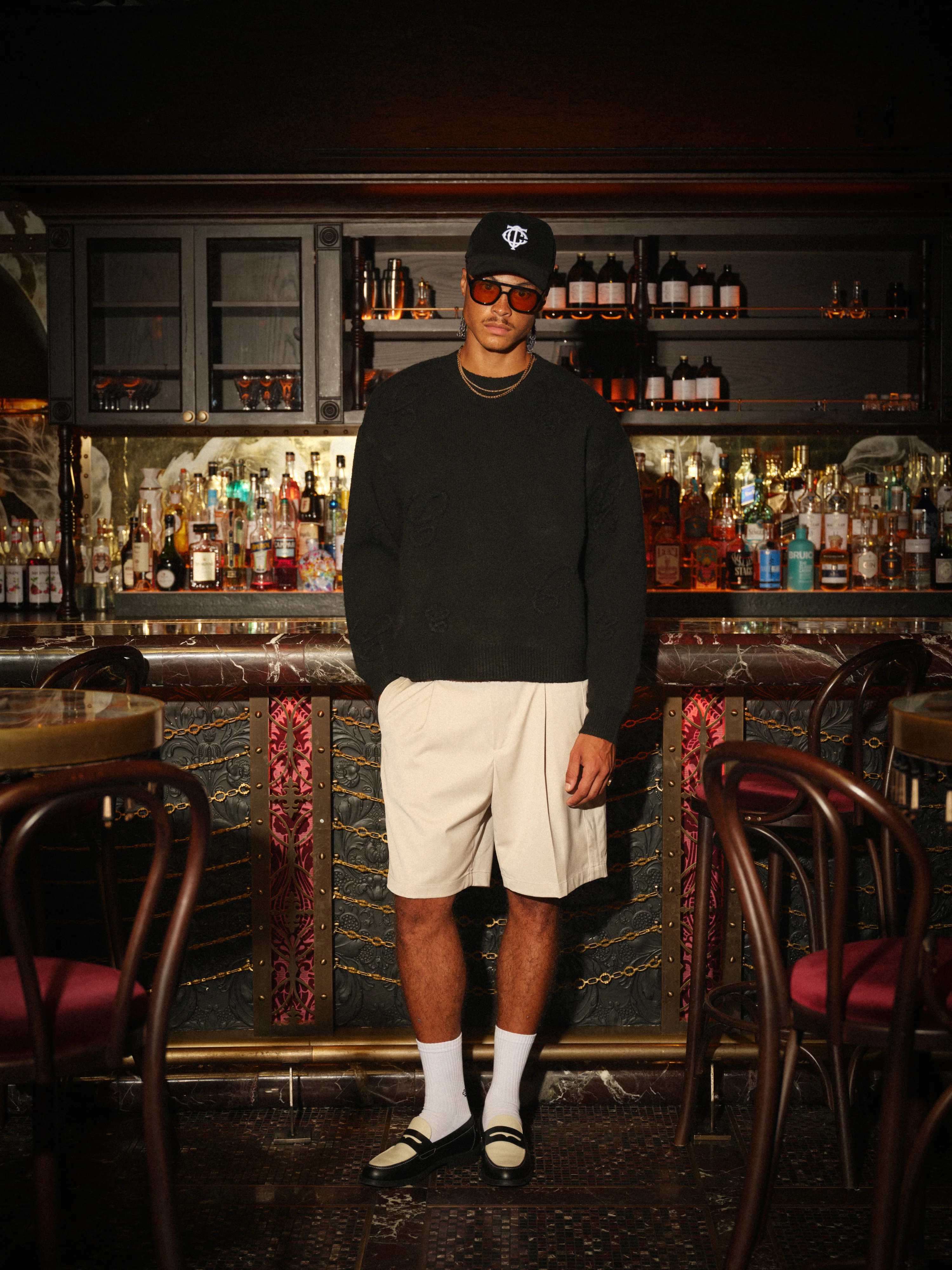 SCRIPT APPLIQUE JUMPER - BLACK