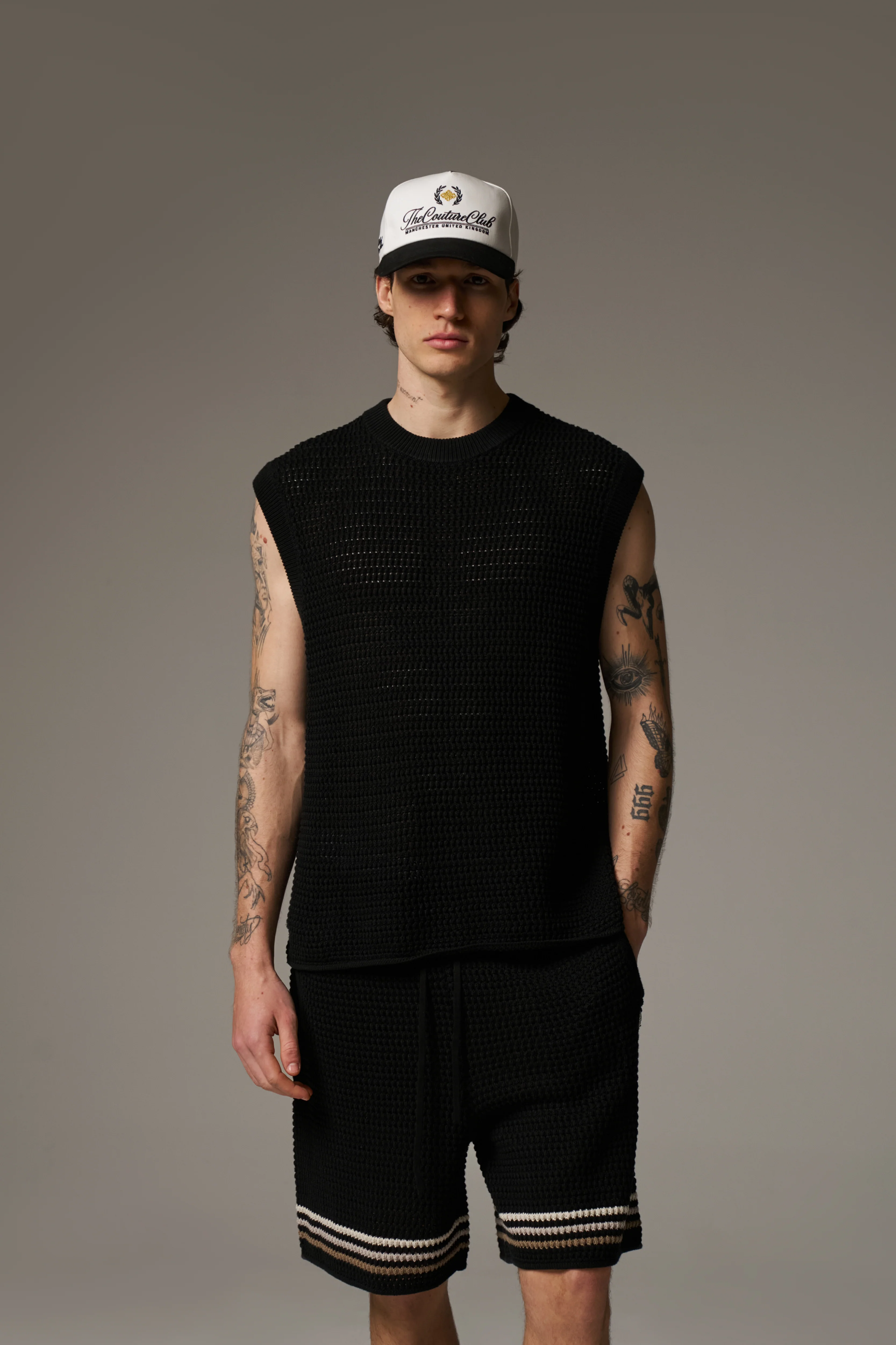 STRIPE CROCHET KNIT VEST - BLACK