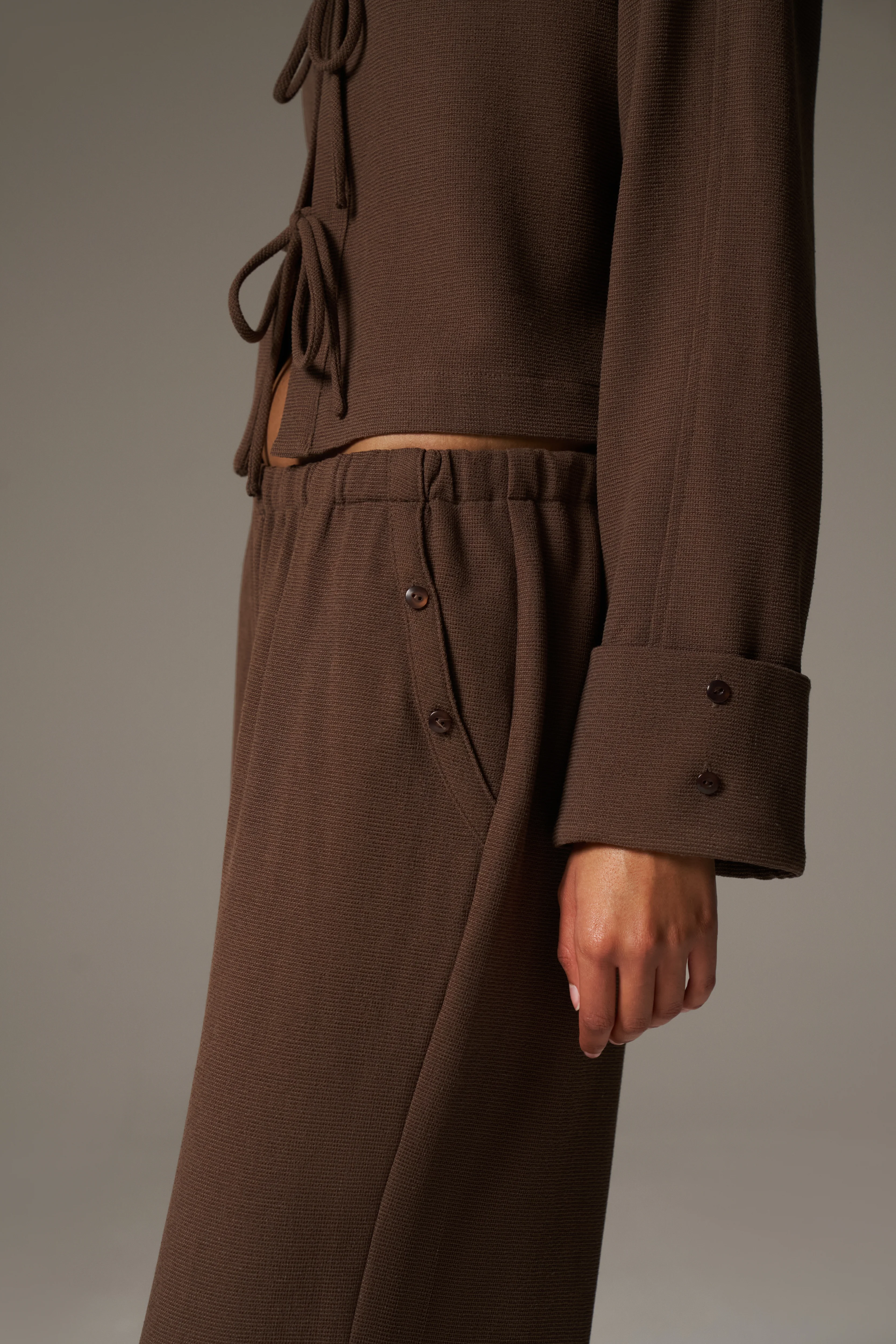 TEXTURED LINEN BUTTON DETAIL TROUSER - BROWN