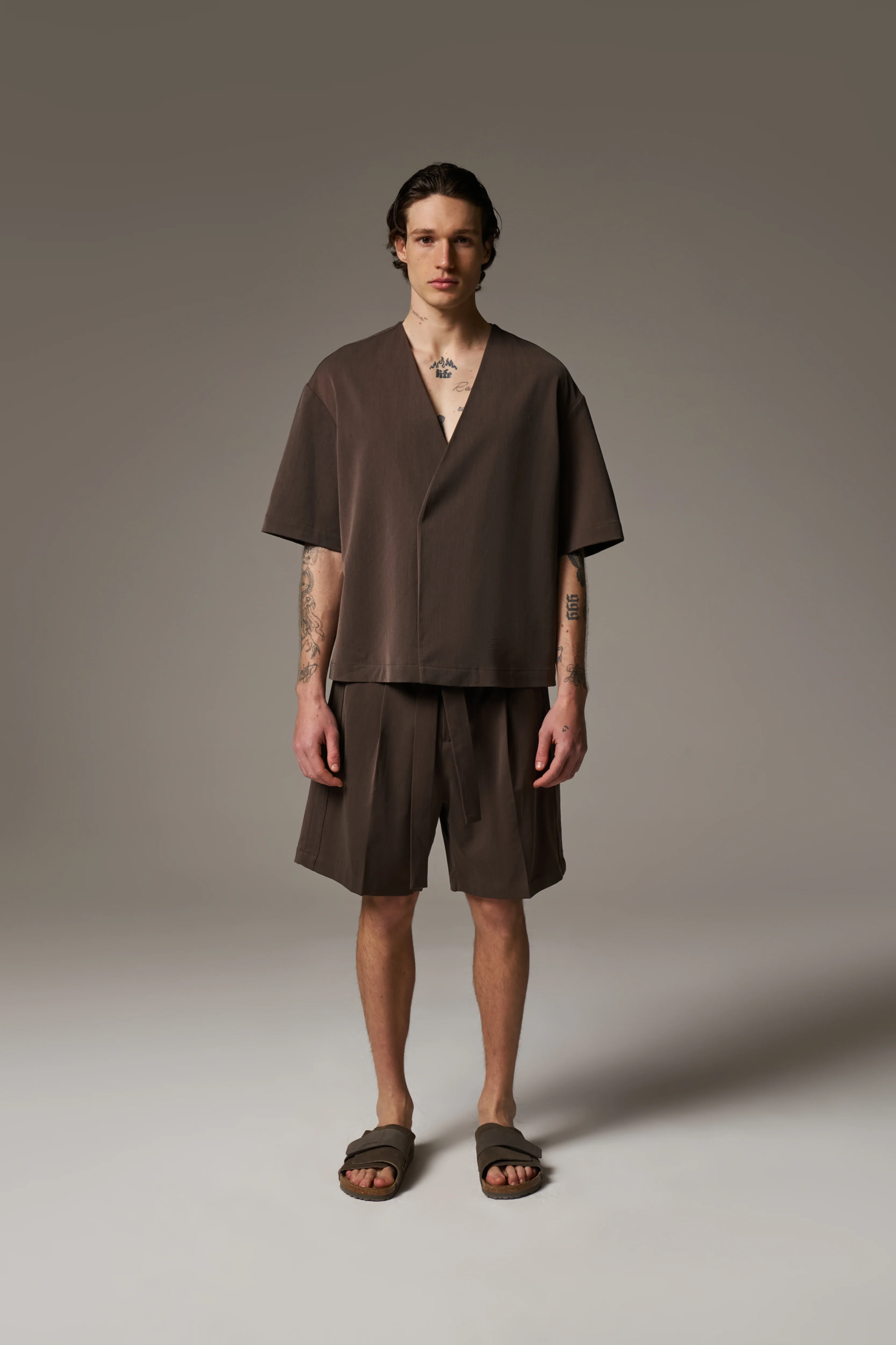 SMART WOVEN SHORTS - BROWN