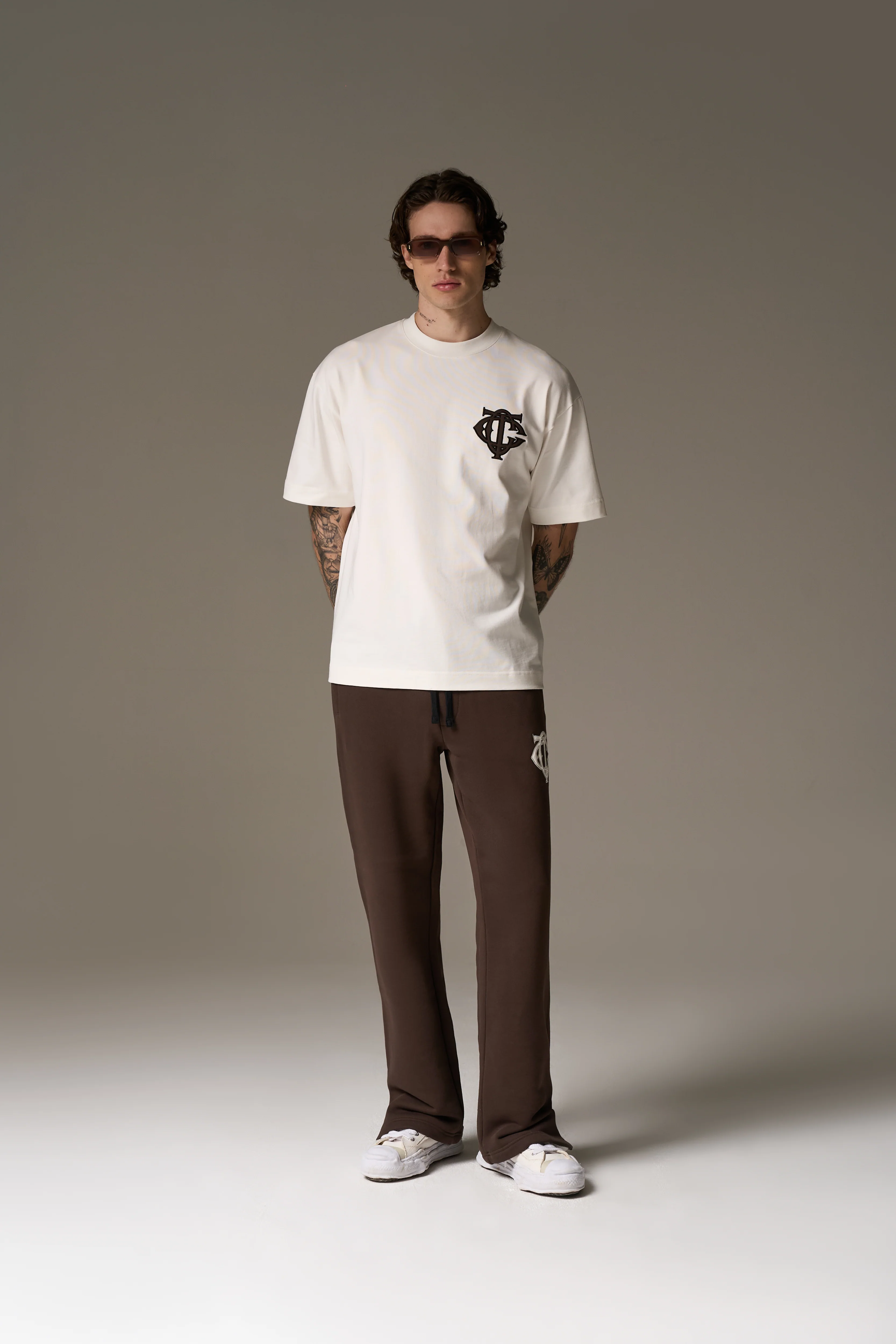 MONOGRAM EMBLEM T-SHIRT - OFF WHITE