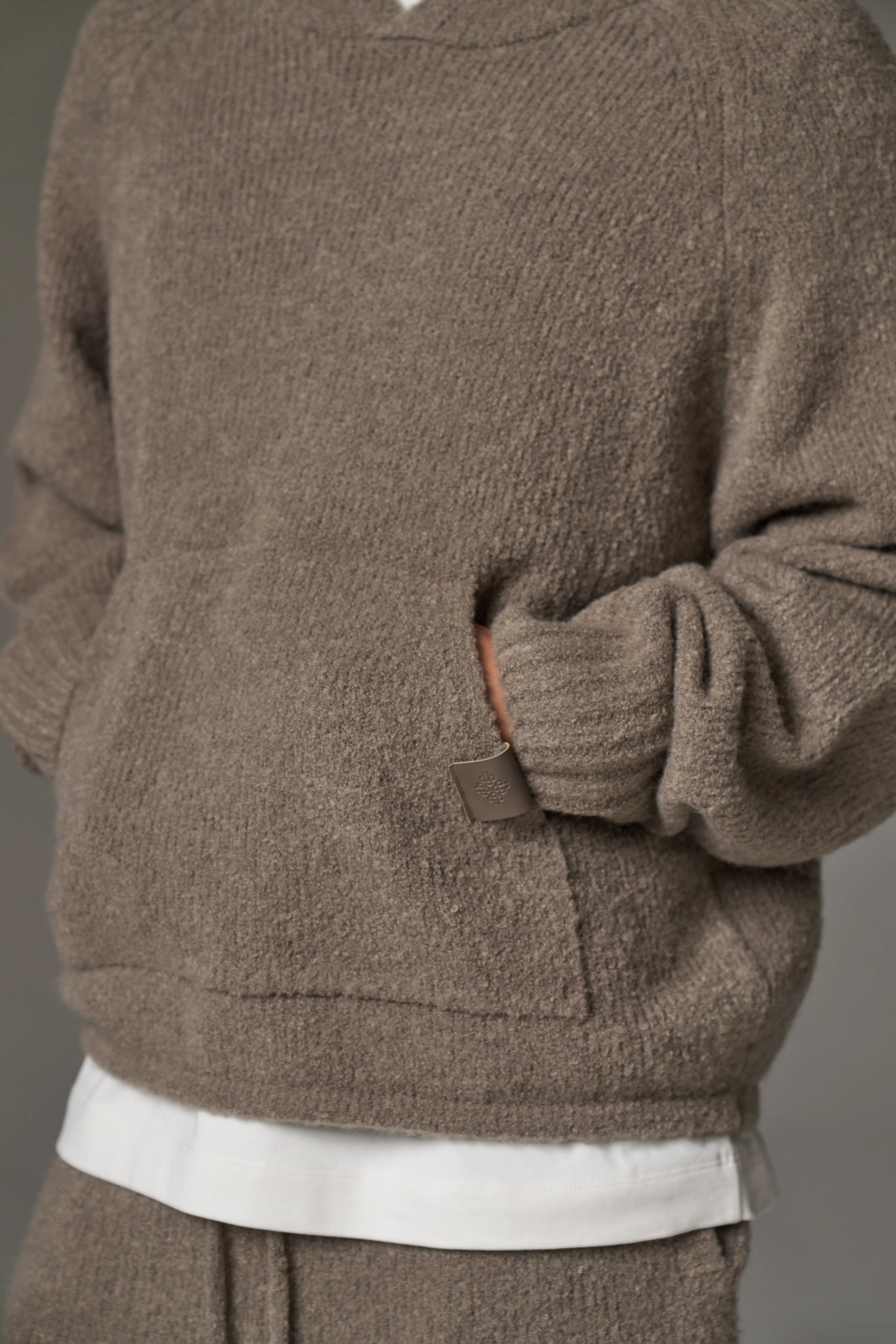 BOUCLE KNIT HOODIE - BROWN