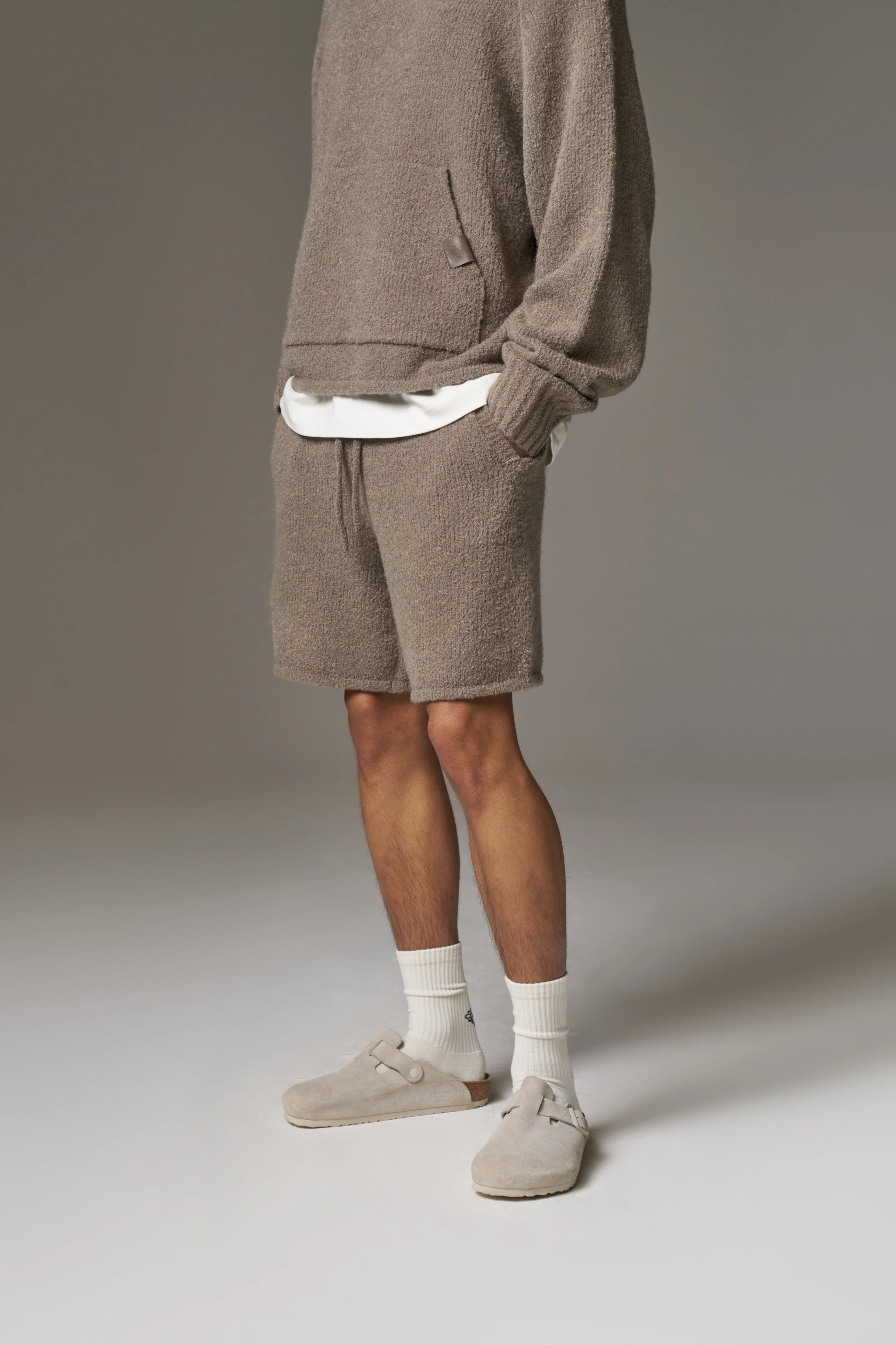 BOUCLE KNIT SHORTS - BROWN