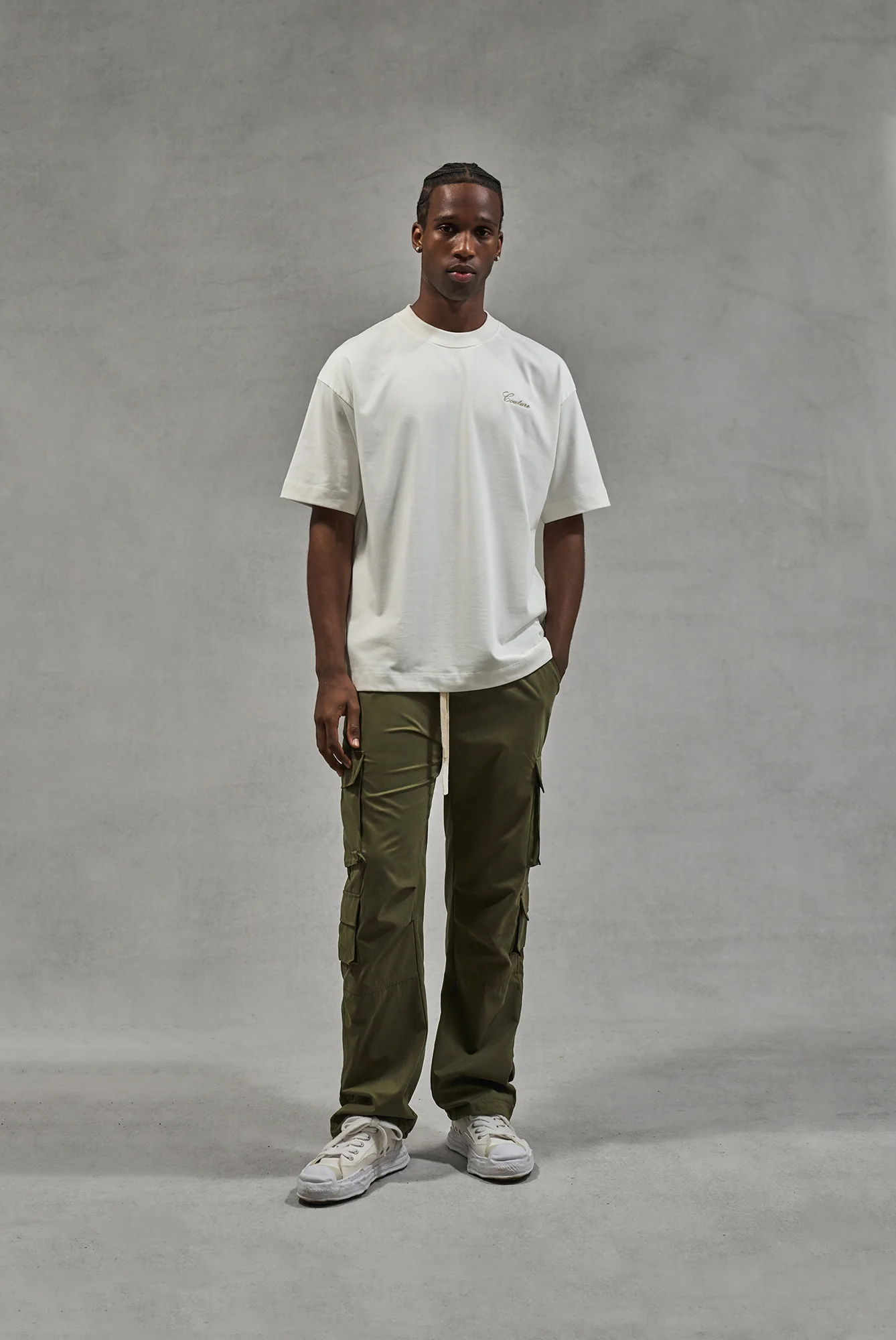 SCRIPT EMBROIDERED T-SHIRT - OFF WHITE