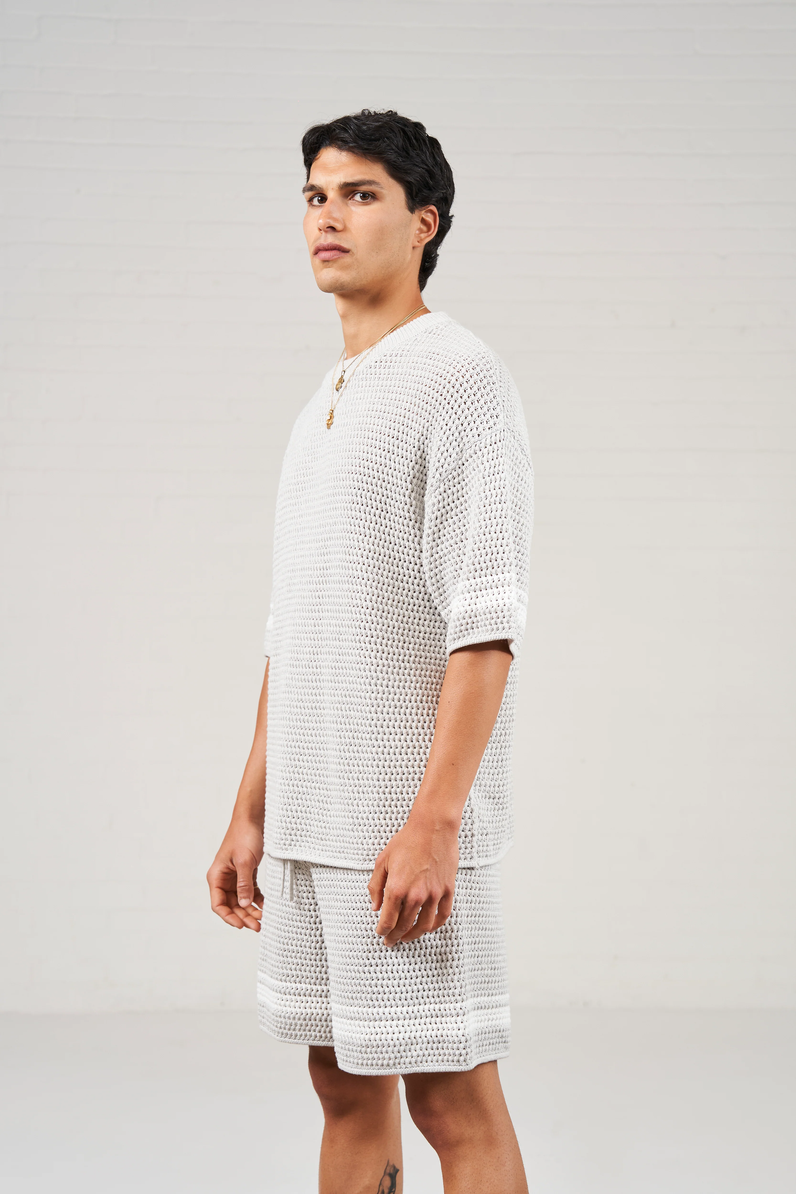 CROCHET KNITTED CONTRAST STRIPE T-SHIRT - GREY