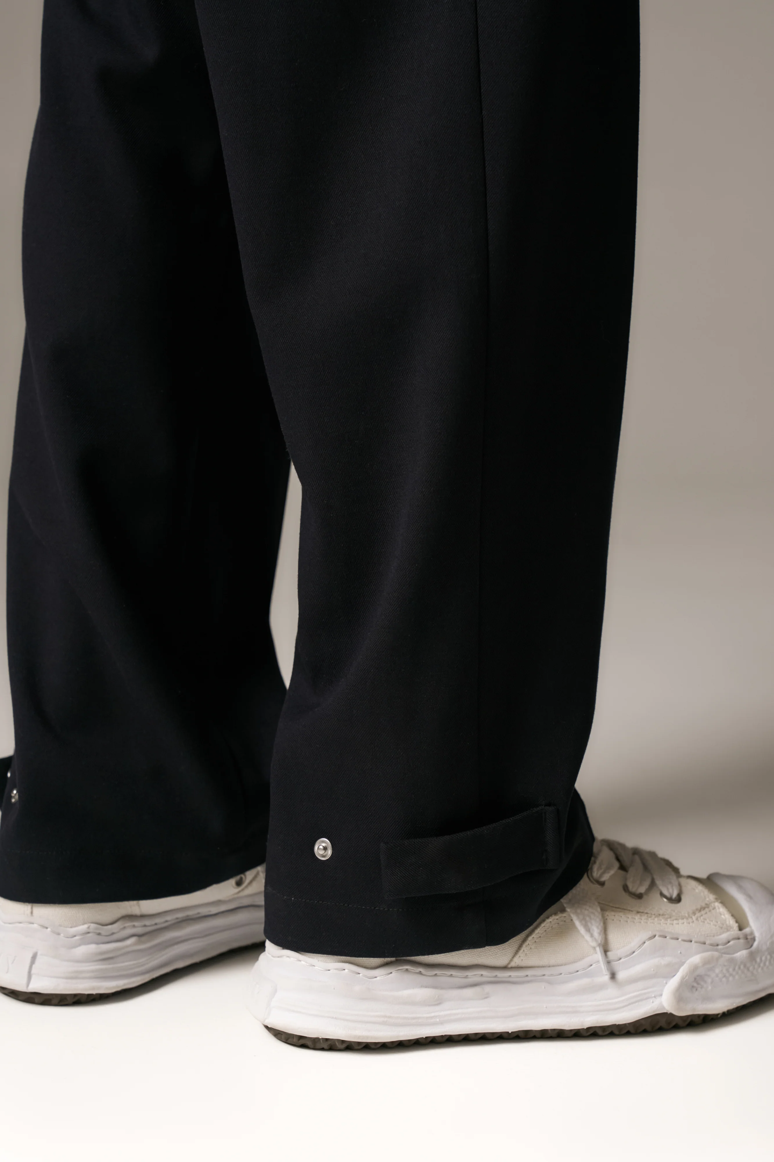 PLEATED WIDE LEG TROUSER - NAVY