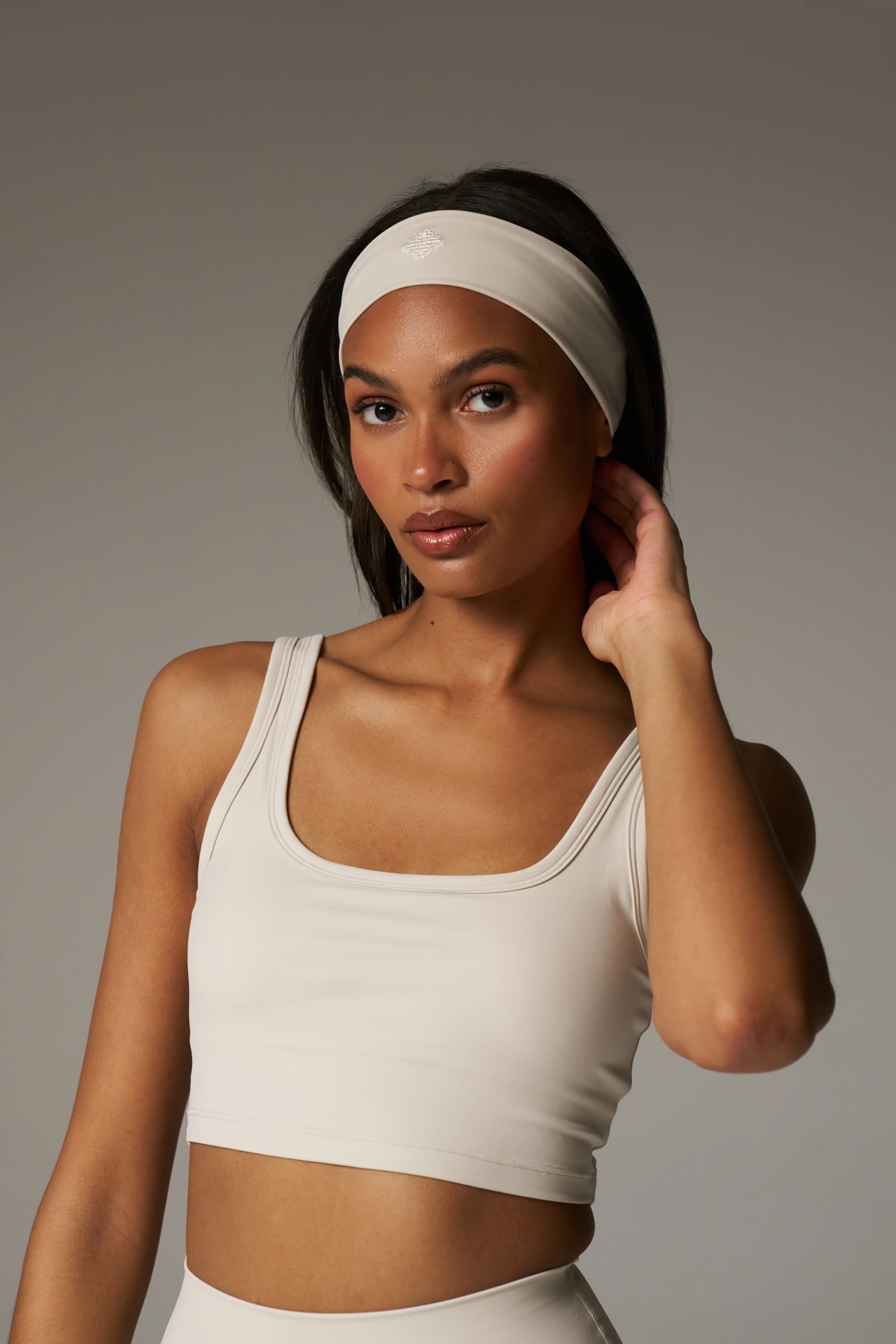 EMBROIDERED EMBLEM HEADBAND - BONE