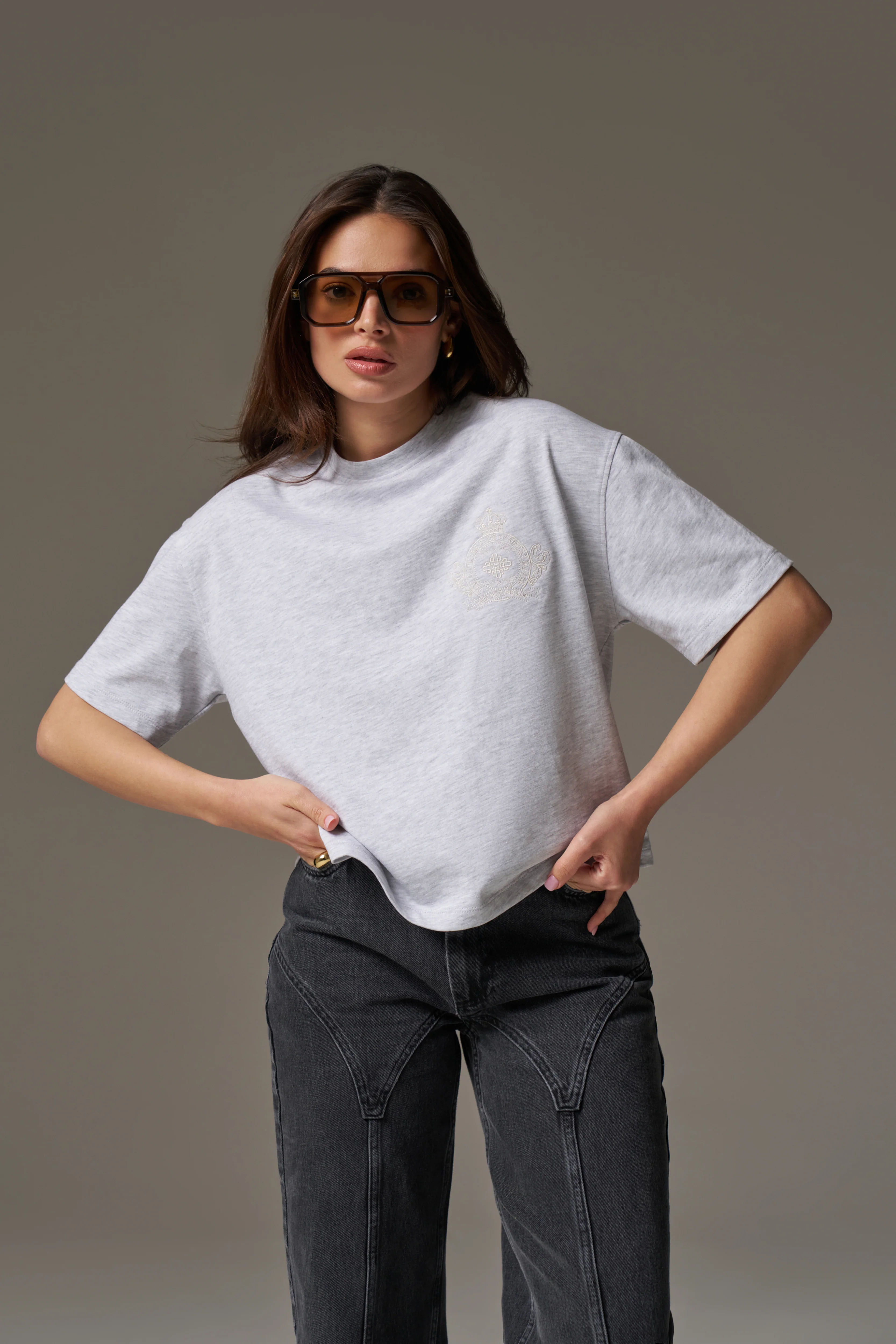 EMBROIDERED CREST T-SHIRT - GREY MARL