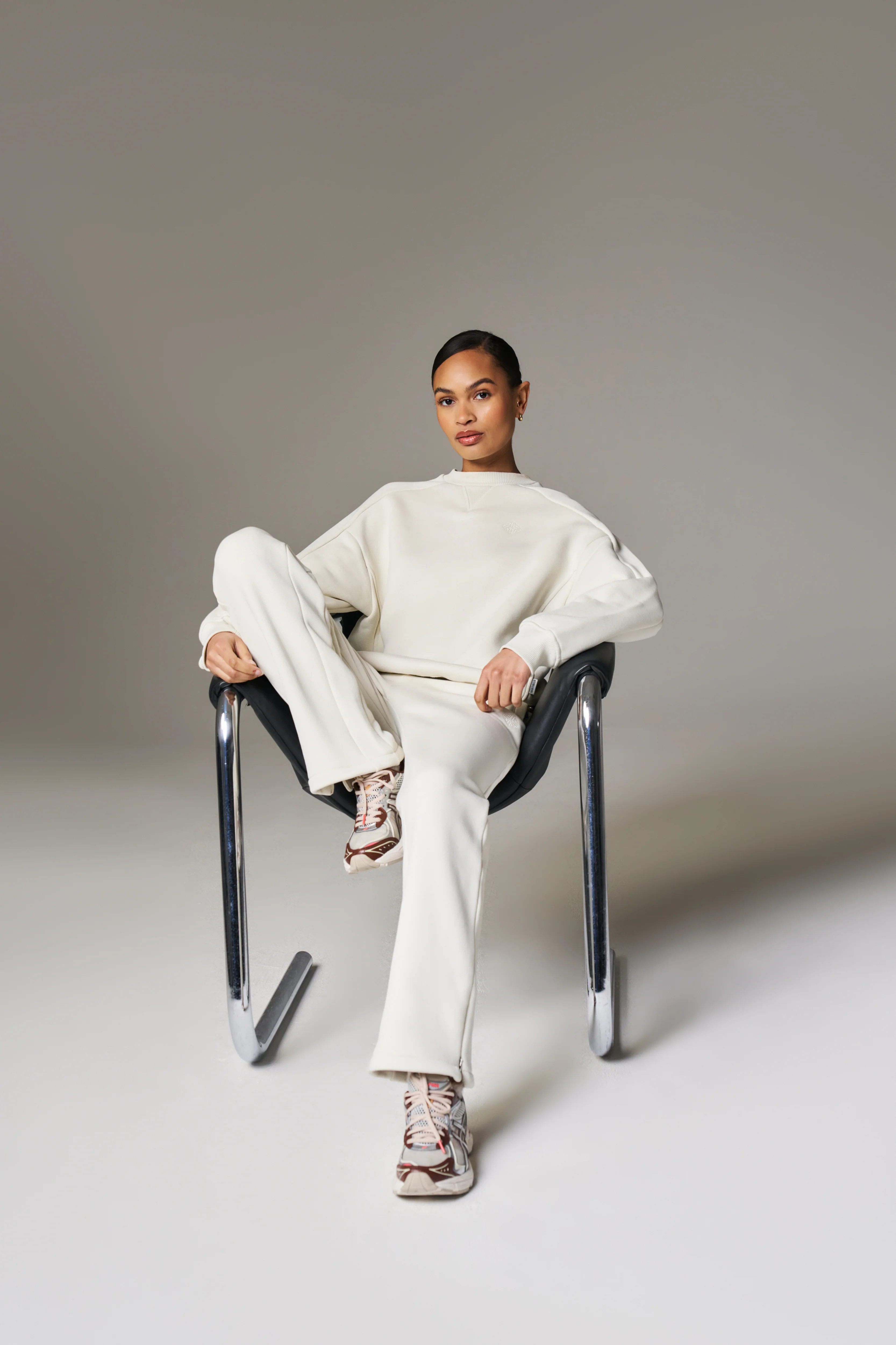 LAUNDERED CLASSICS STRAIGHT LEG JOGGERS - ECRU