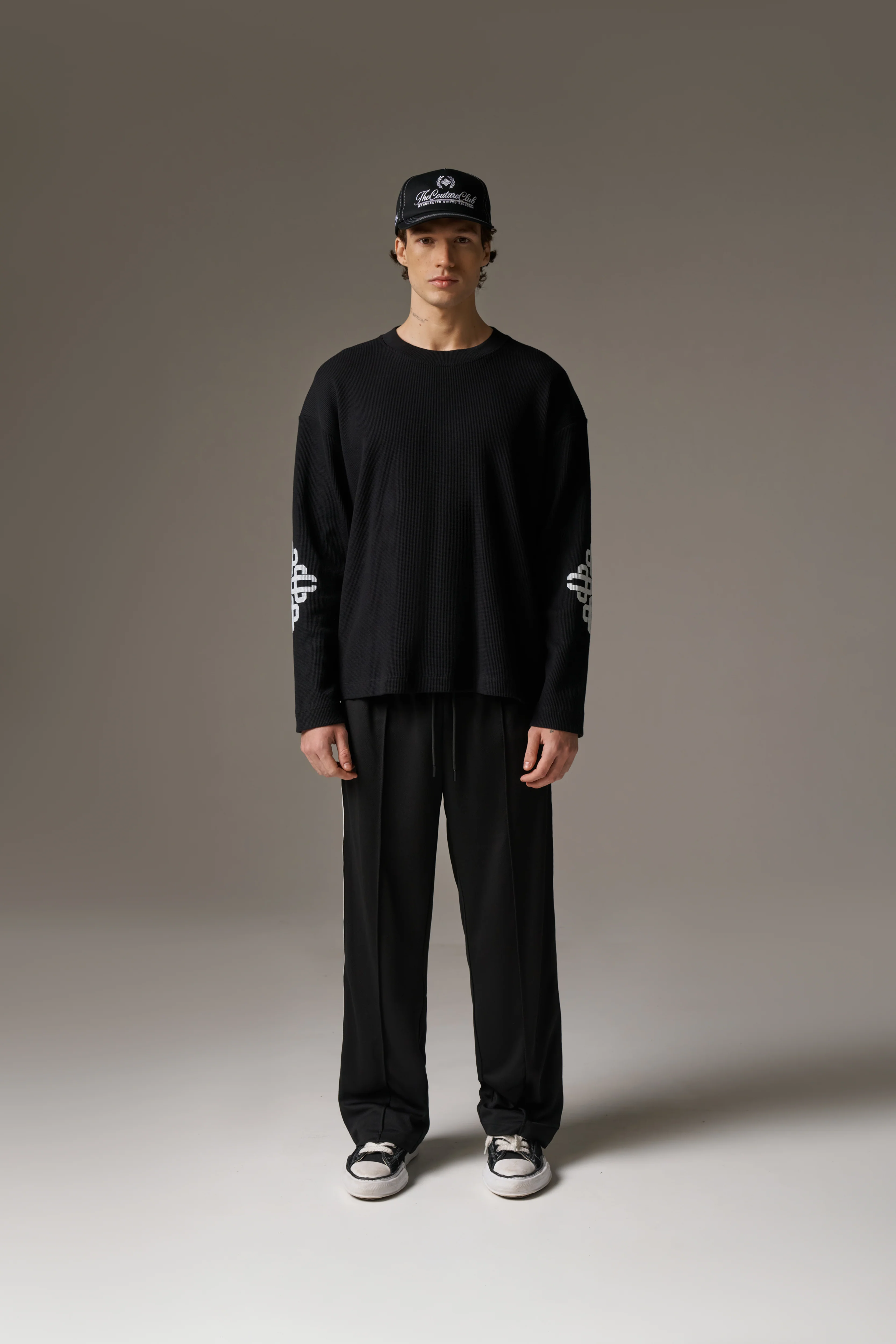 EMBLEM WAFFLE LONG SLEEVE T-SHIRT - BLACK