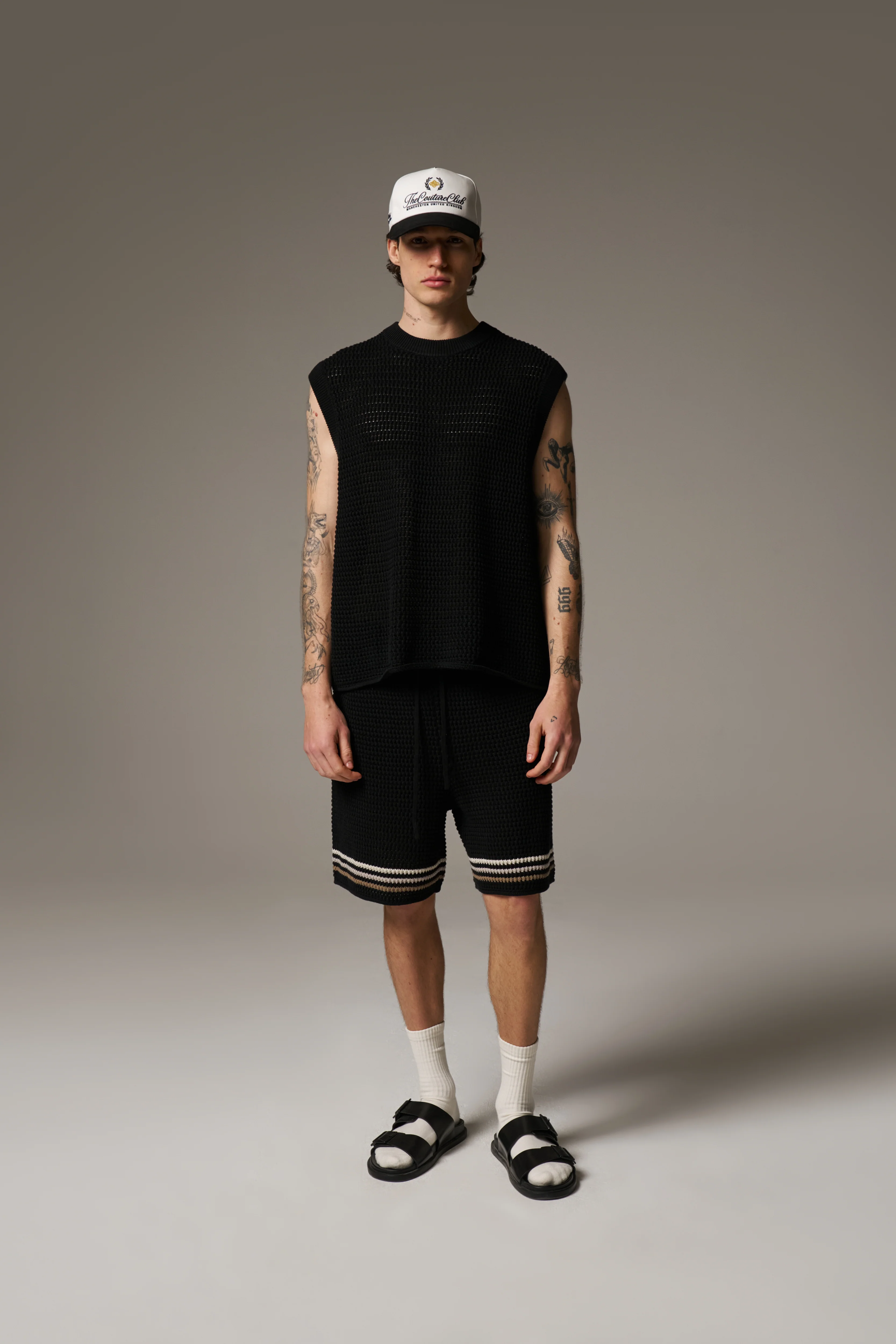 STRIPE CROCHET KNIT VEST - BLACK