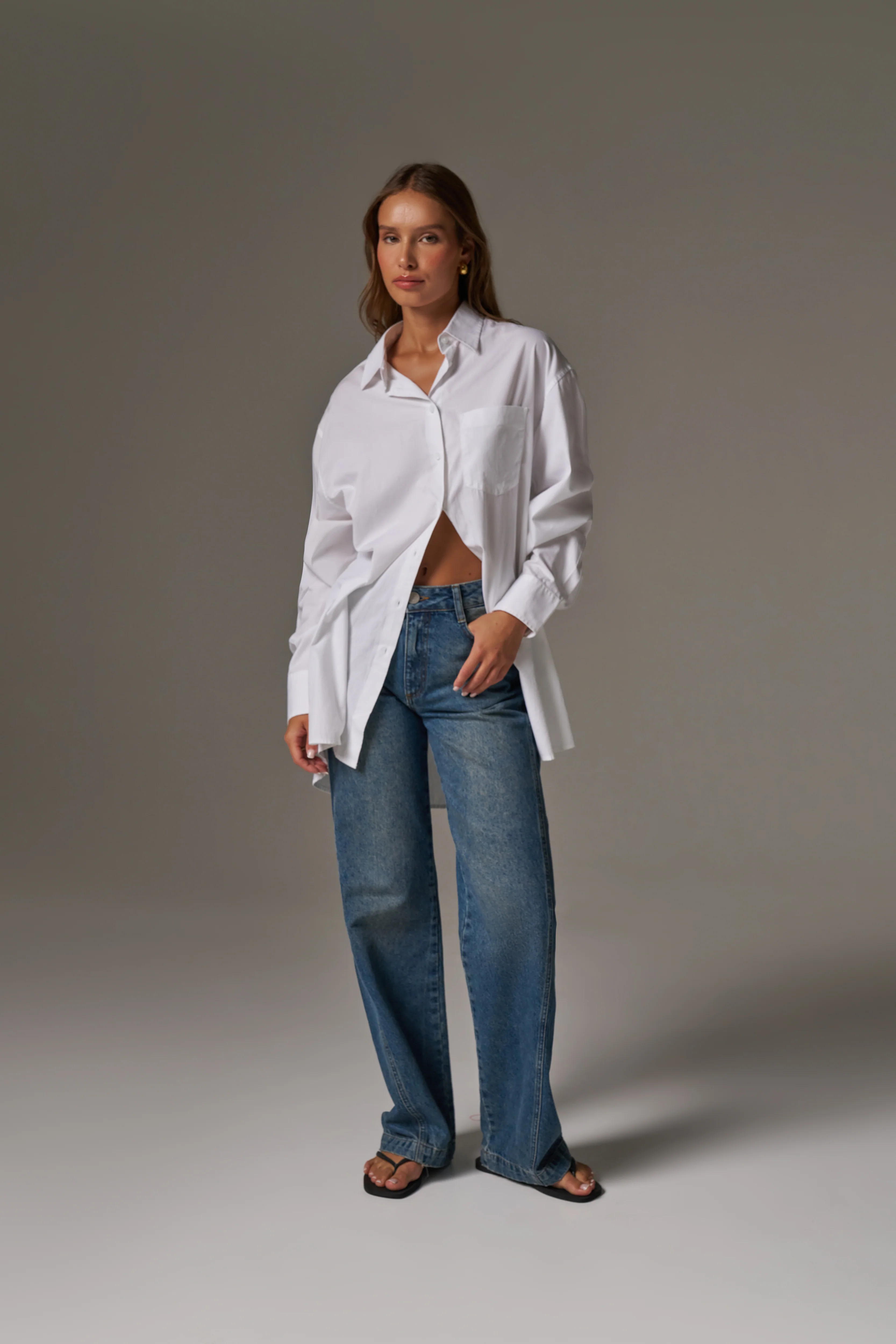 RELAXED STRAIGHT LEG JEANS - MID BLUE WASH