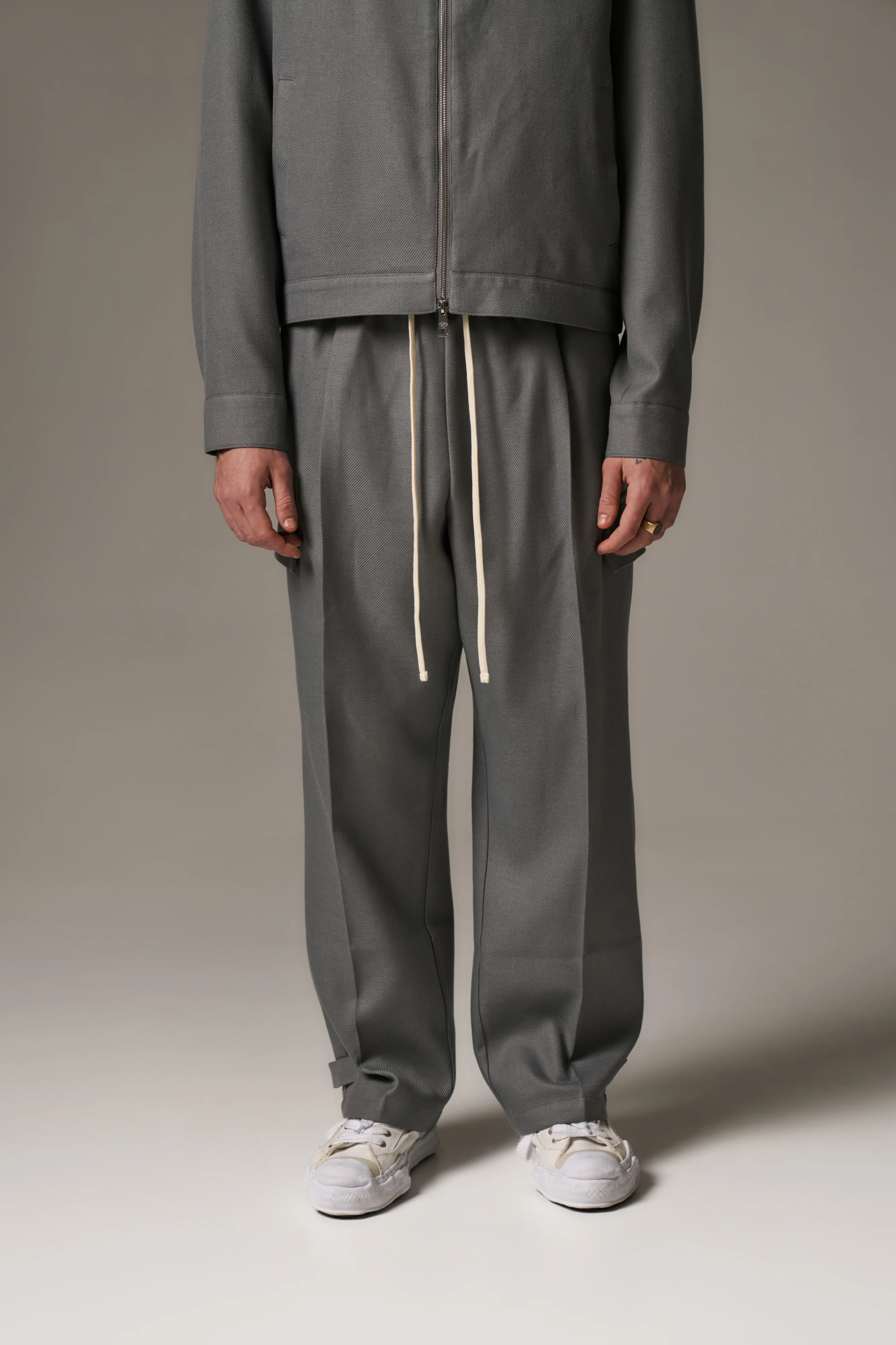 PLEATED WIDE LEG WOOL BLEND TROUSERS - GREY