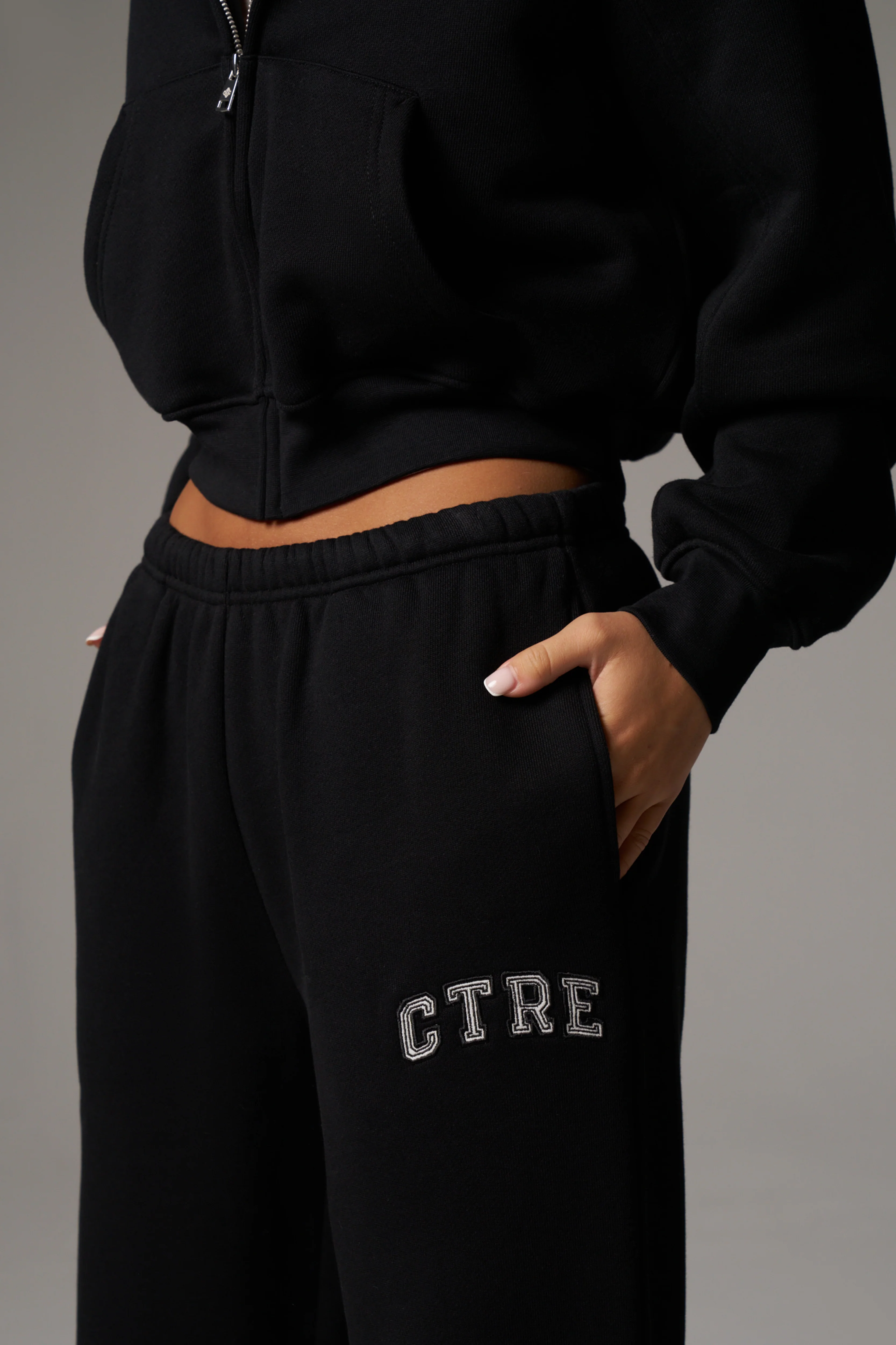 CTRE STRAIGHT LEG JOGGERS - BLACK