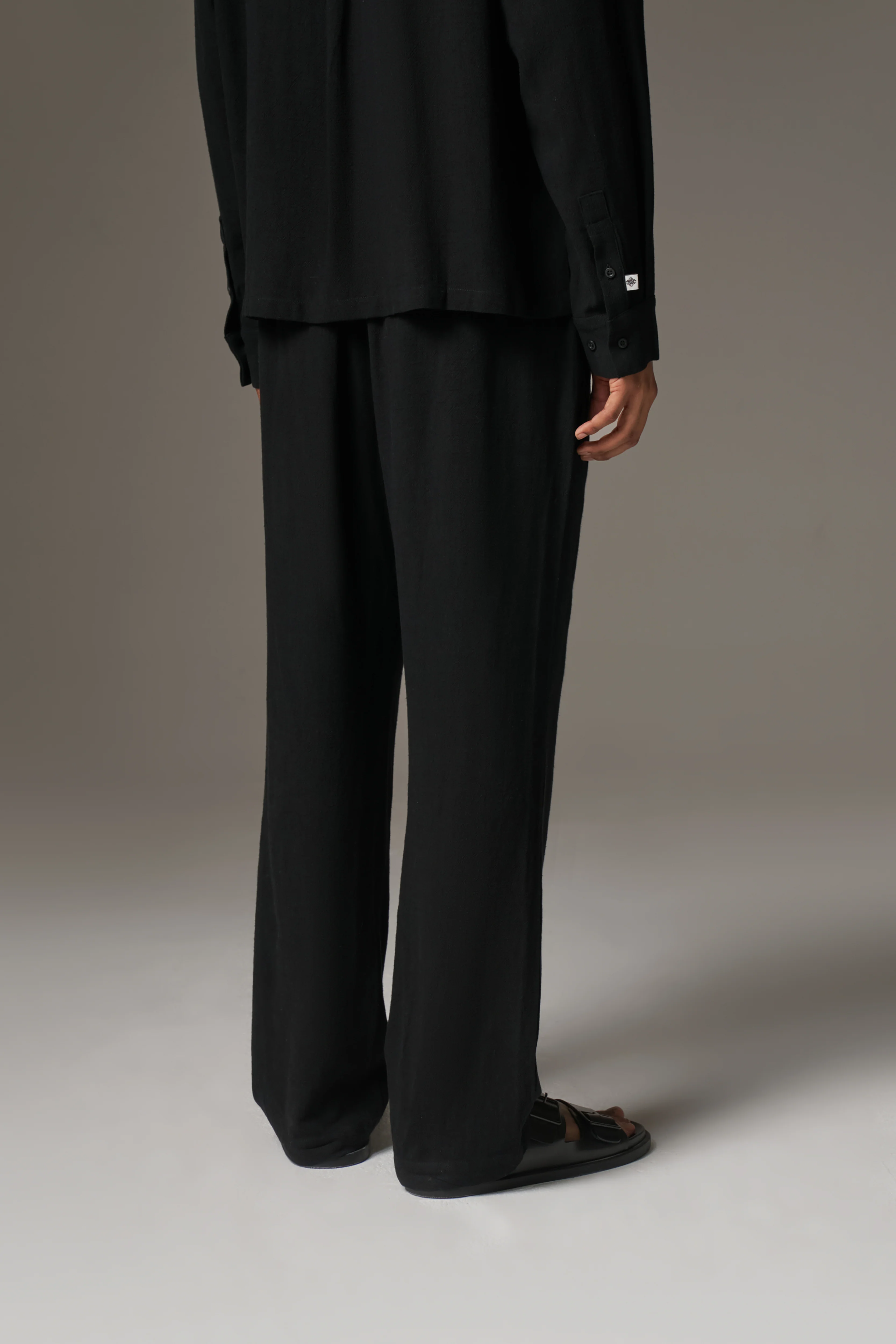 TEXTURED WOVEN TROUSERS - BLACK