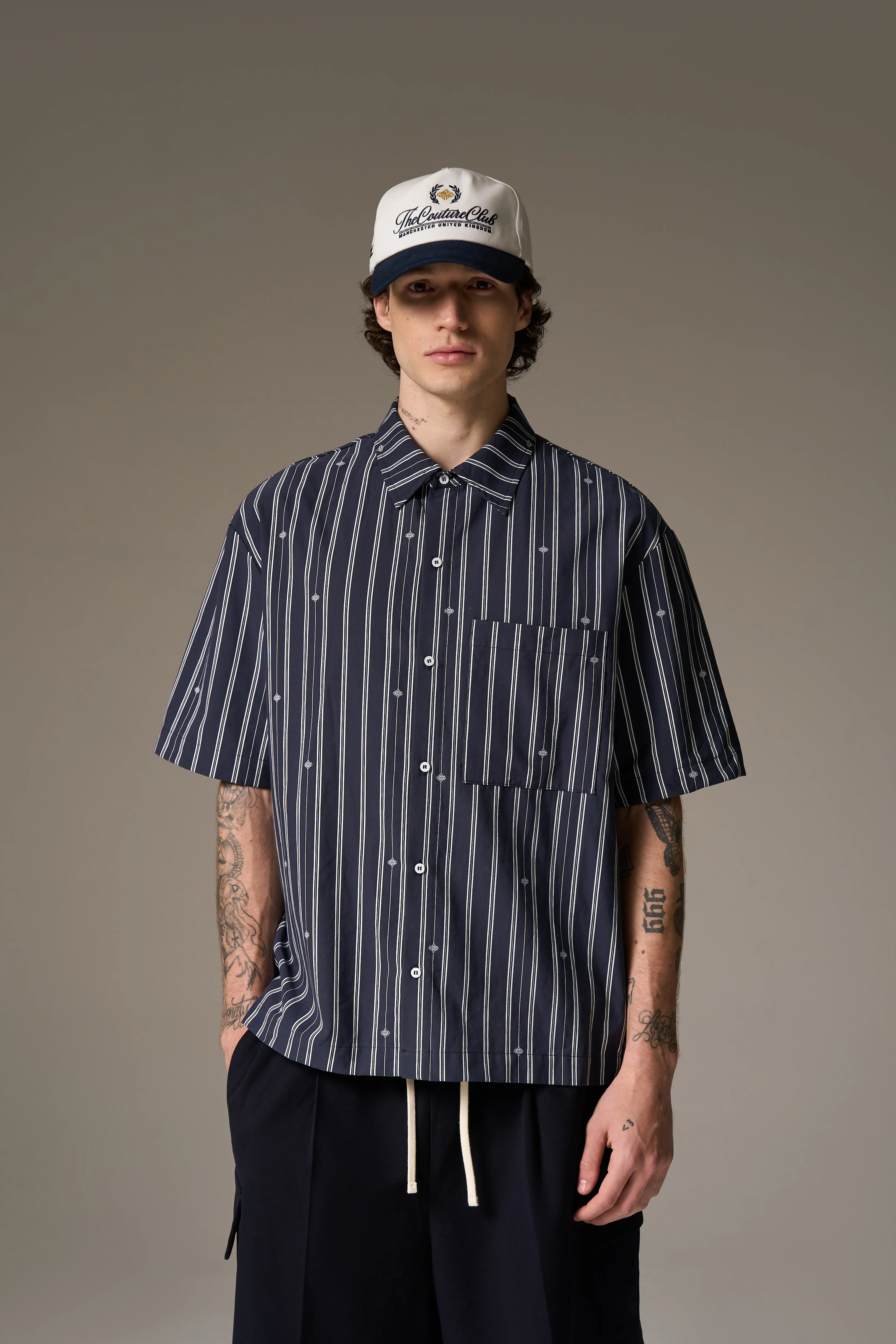 EMBLEM STRIPE SHIRT - NAVY
