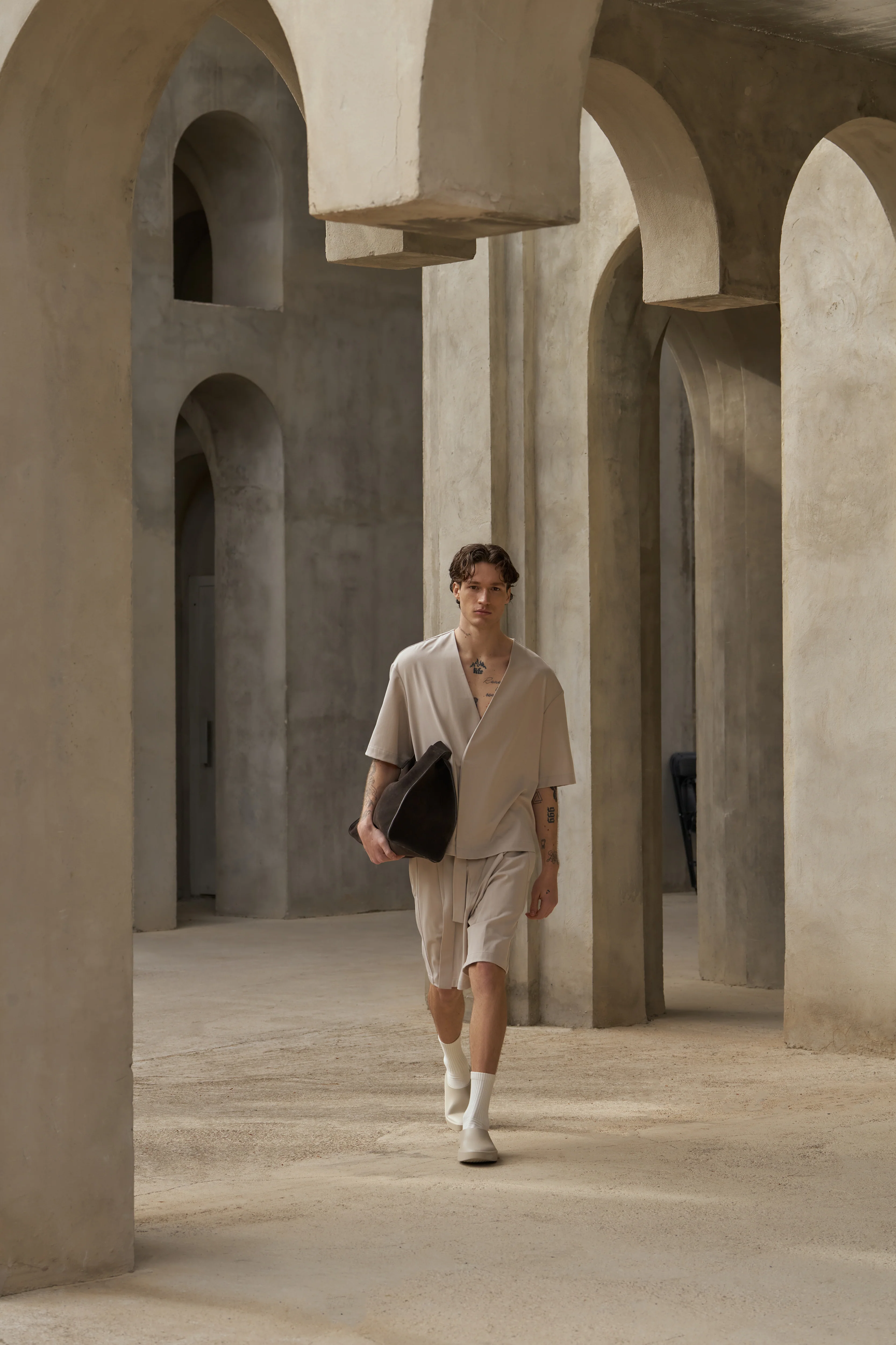 SMART WOVEN SHORTS - STONE