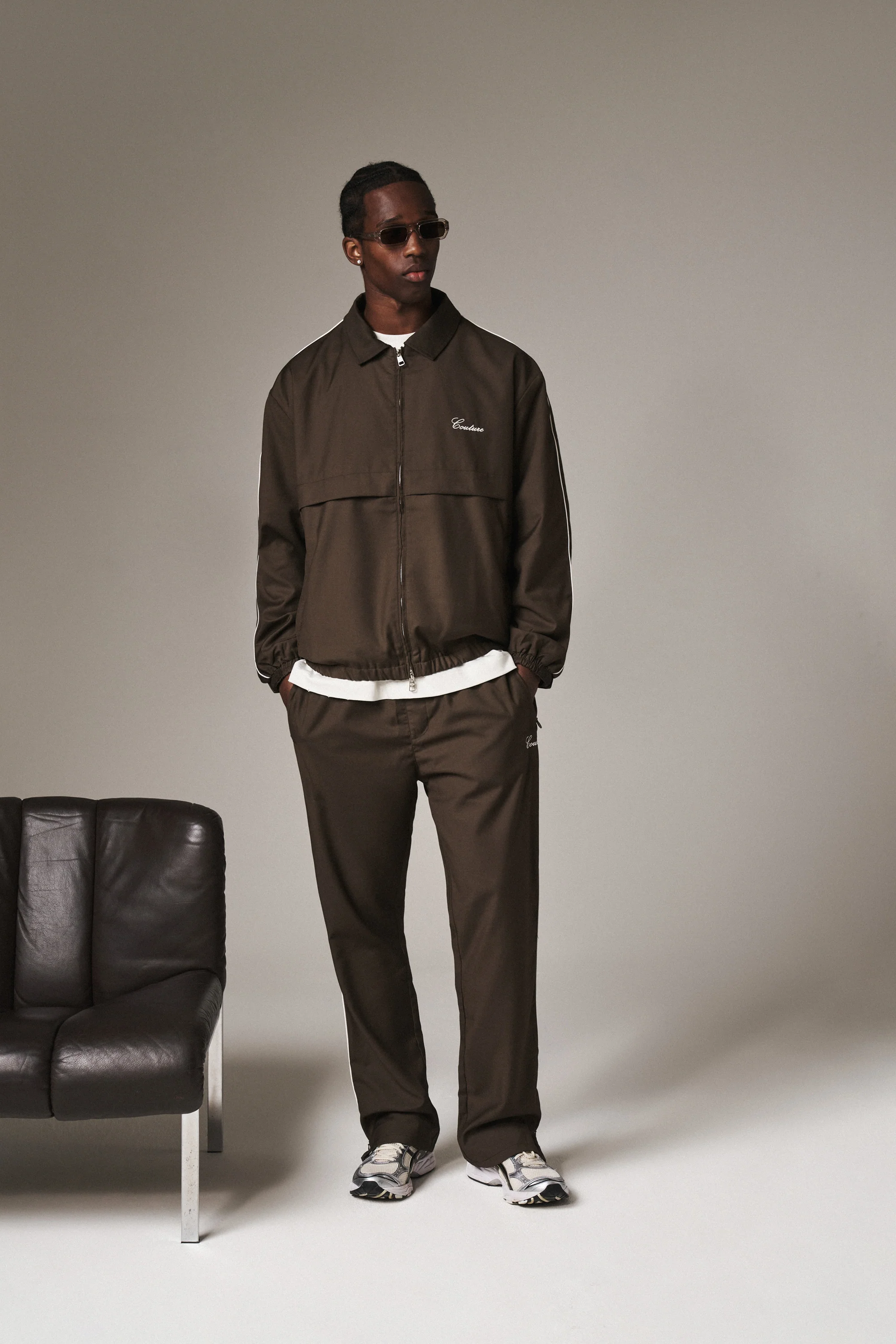 SMART PIPED TROUSERS - BROWN