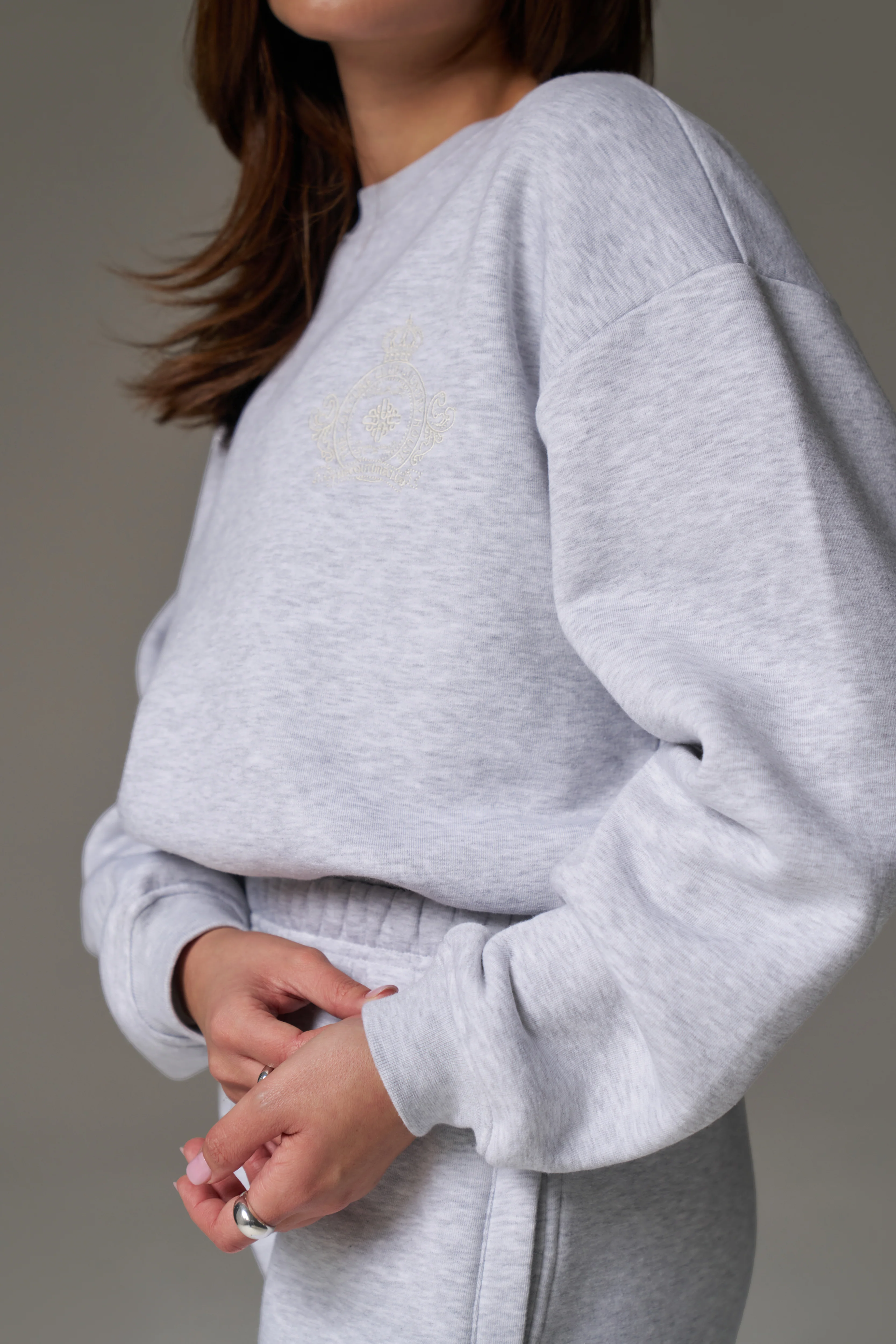 EMBROIDERED CREST SWEATSHIRT - GREY MARL
