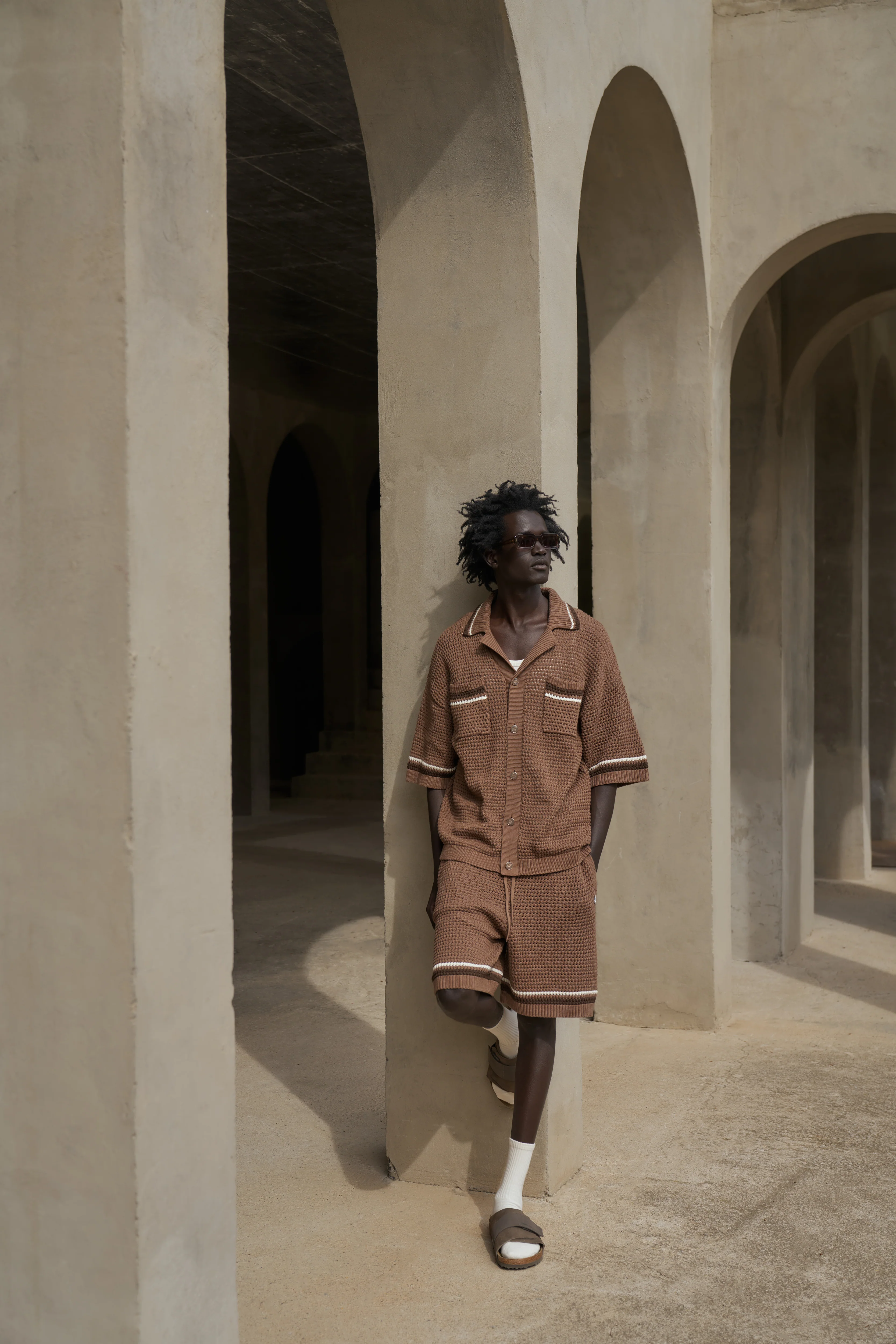 CROCHET KNITTED STRIPE SHIRT - BROWN