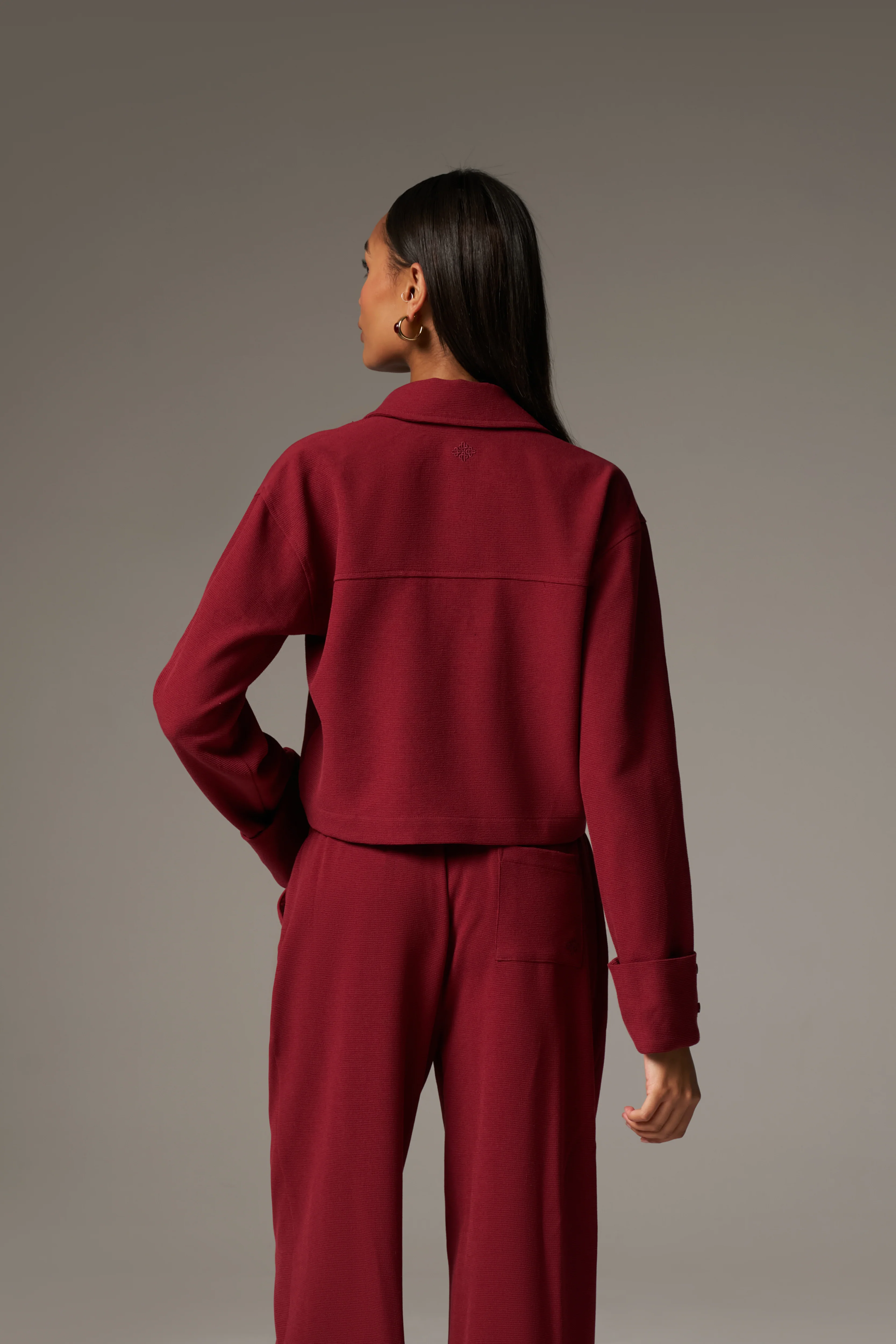 TEXTURED LINEN TIE FRONT SHIRT - BURGUNDY