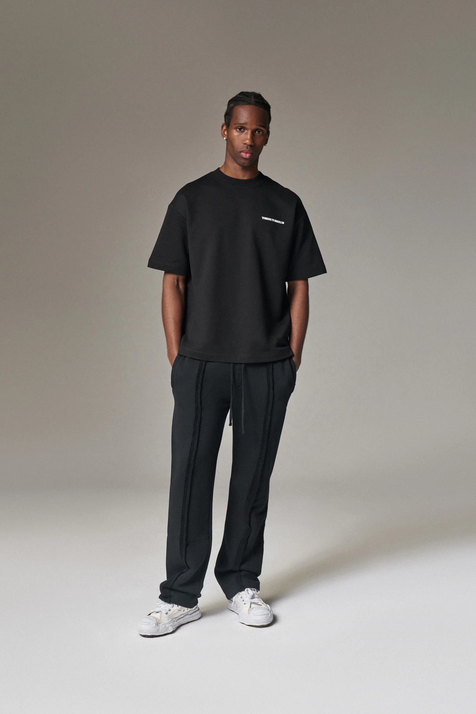 HEAVYWEIGHT COPYRIGHT T-SHIRT - BLACK